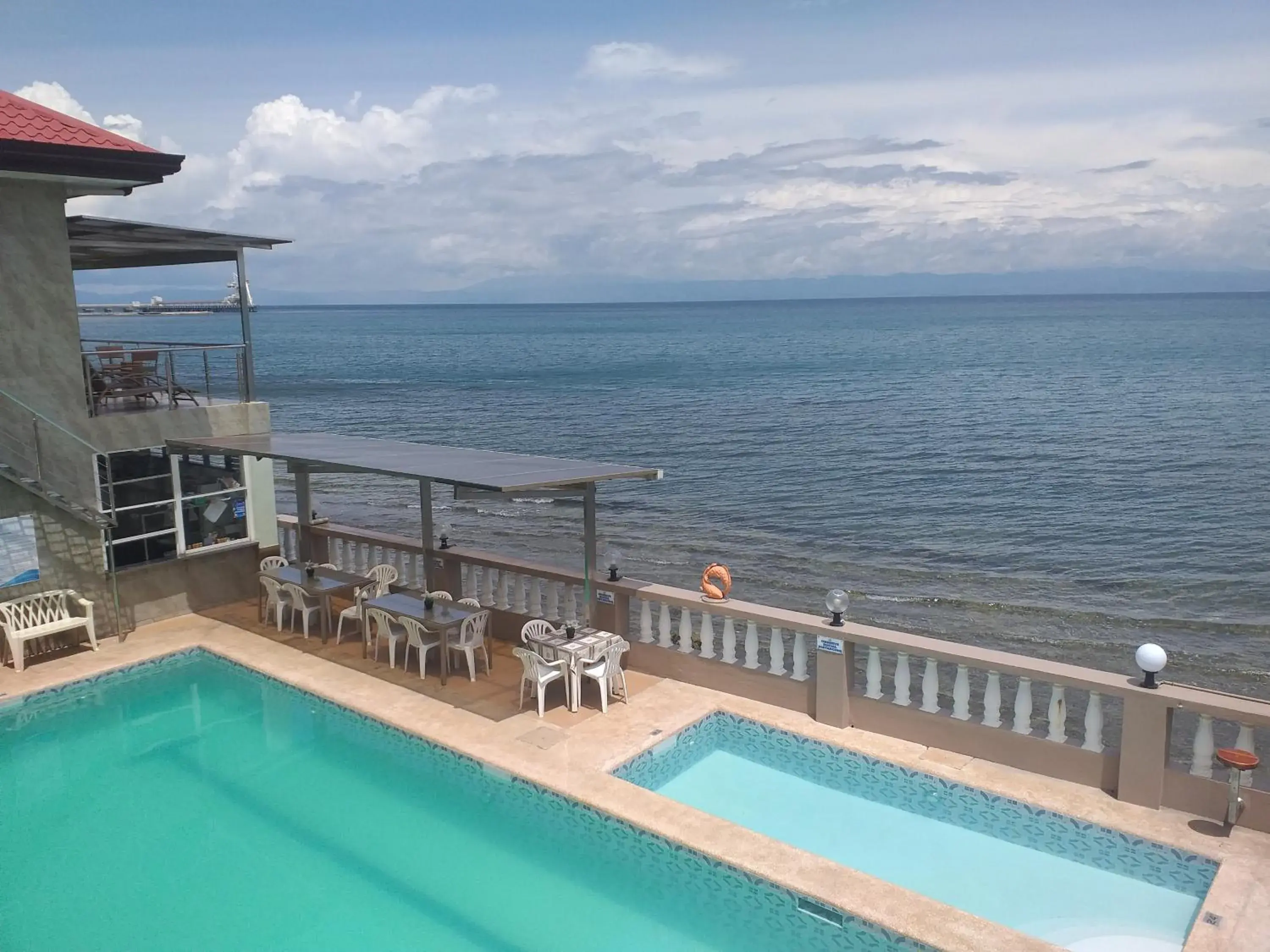Pool view in Ocean Breeze Resort Pool view in Ocean Breeze Resort