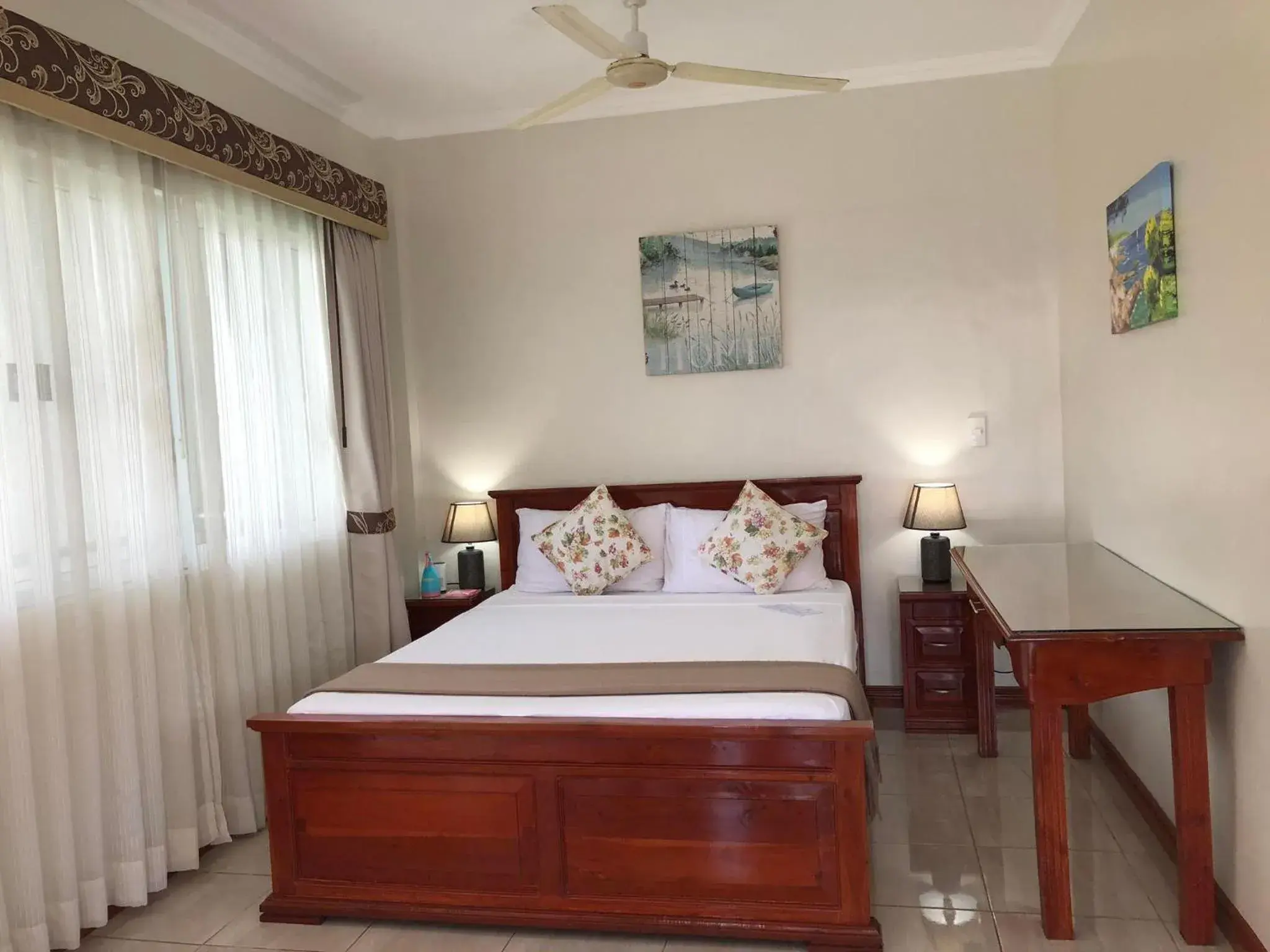 Photo of the whole room, Bed in Ocean Breeze Resort Photo of the whole room, Bed in Ocean Breeze Resort