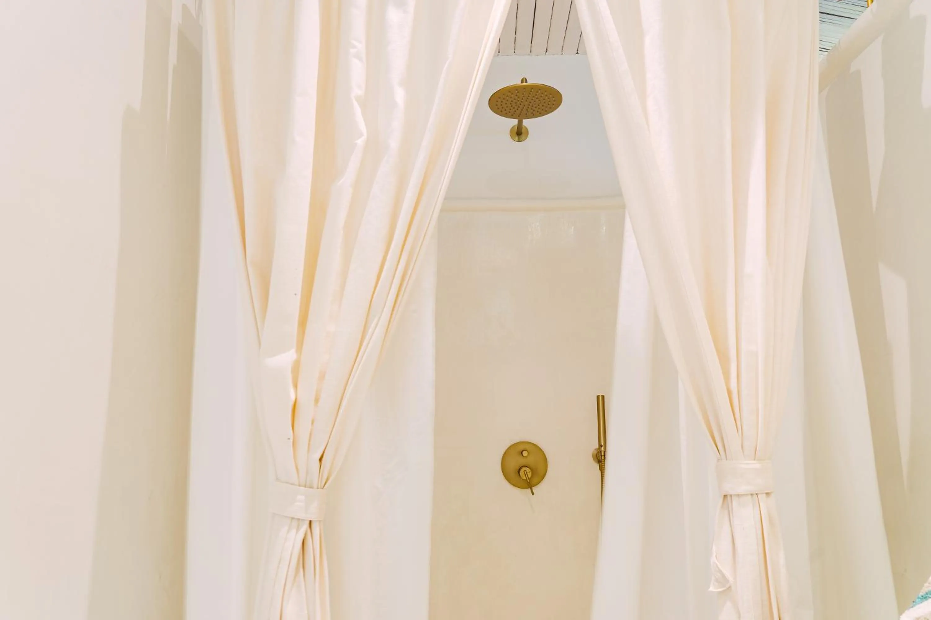 Shower in Zazen Boutique Resort & Spa