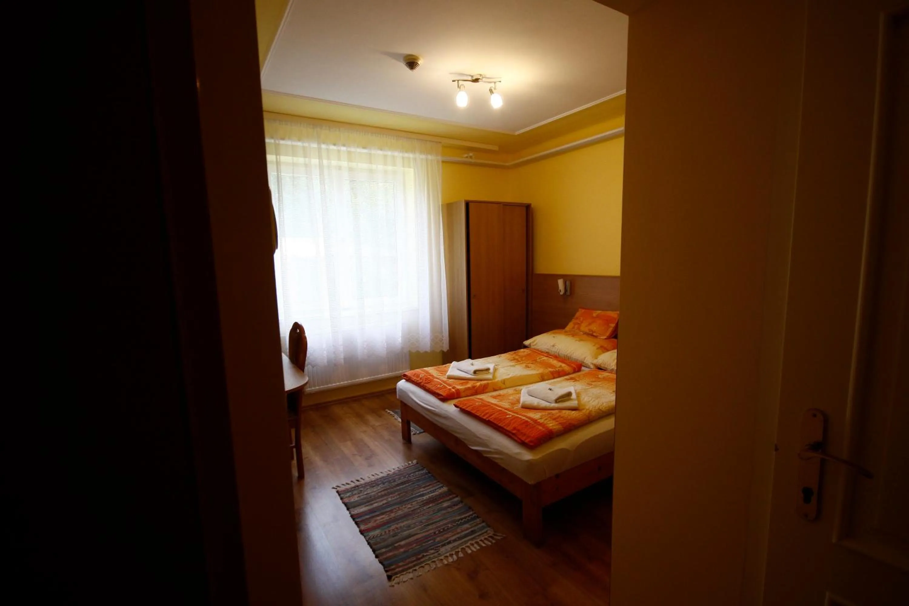 Bedroom, Bed in Parti Panzió