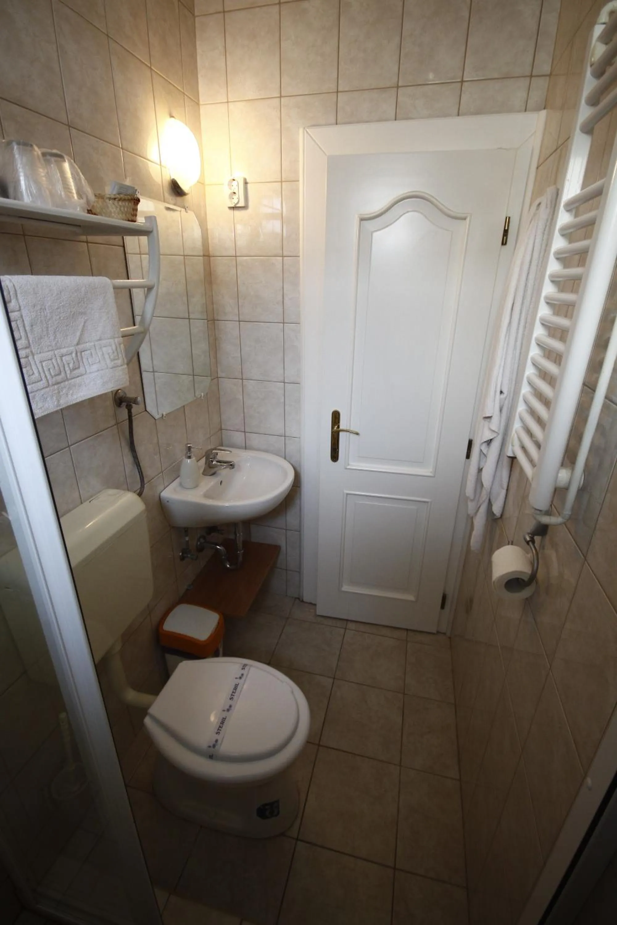 Bathroom in Parti Panzió