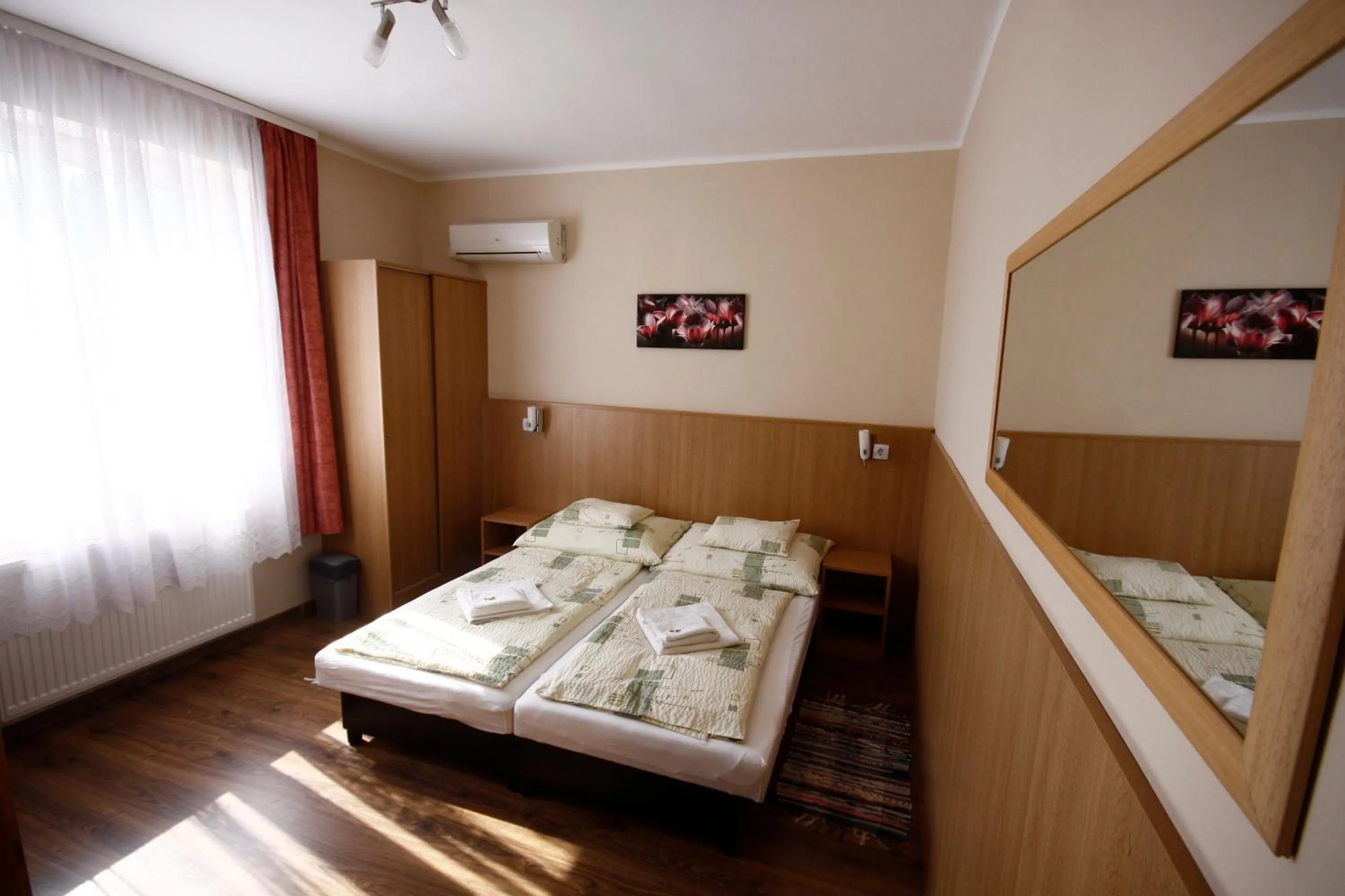 Bedroom, Bed in Parti Panzió