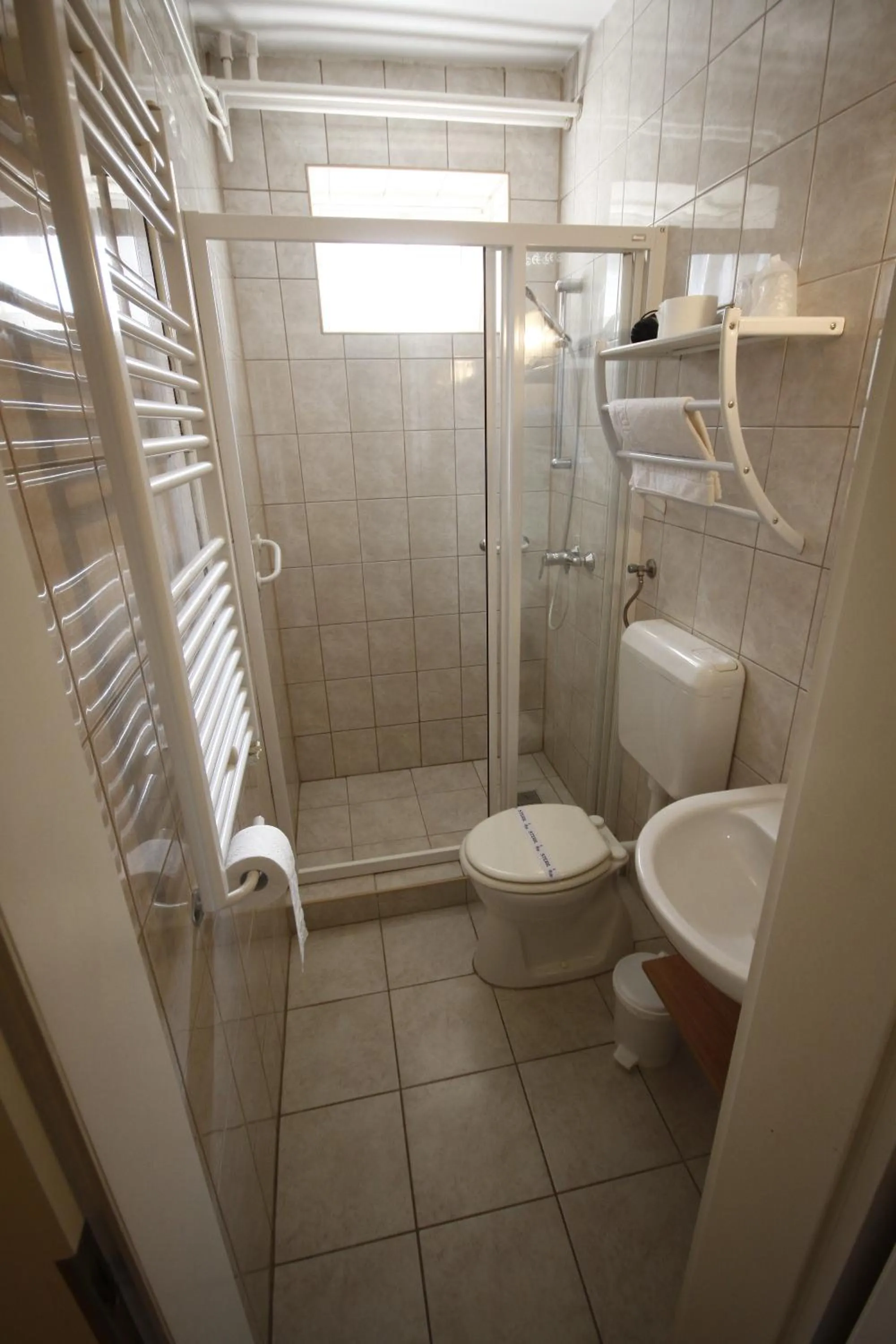 Bathroom in Parti Panzió