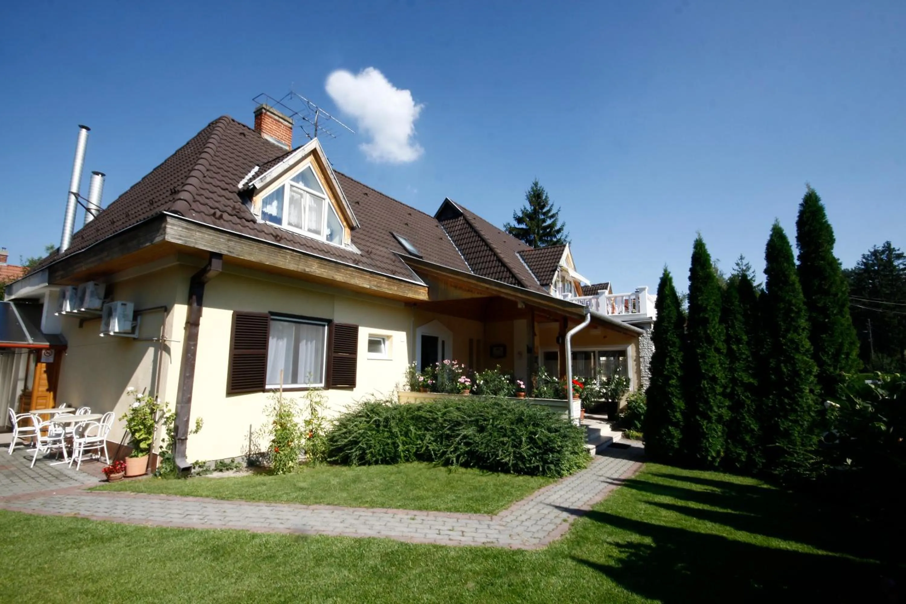 Garden in Parti Panzió