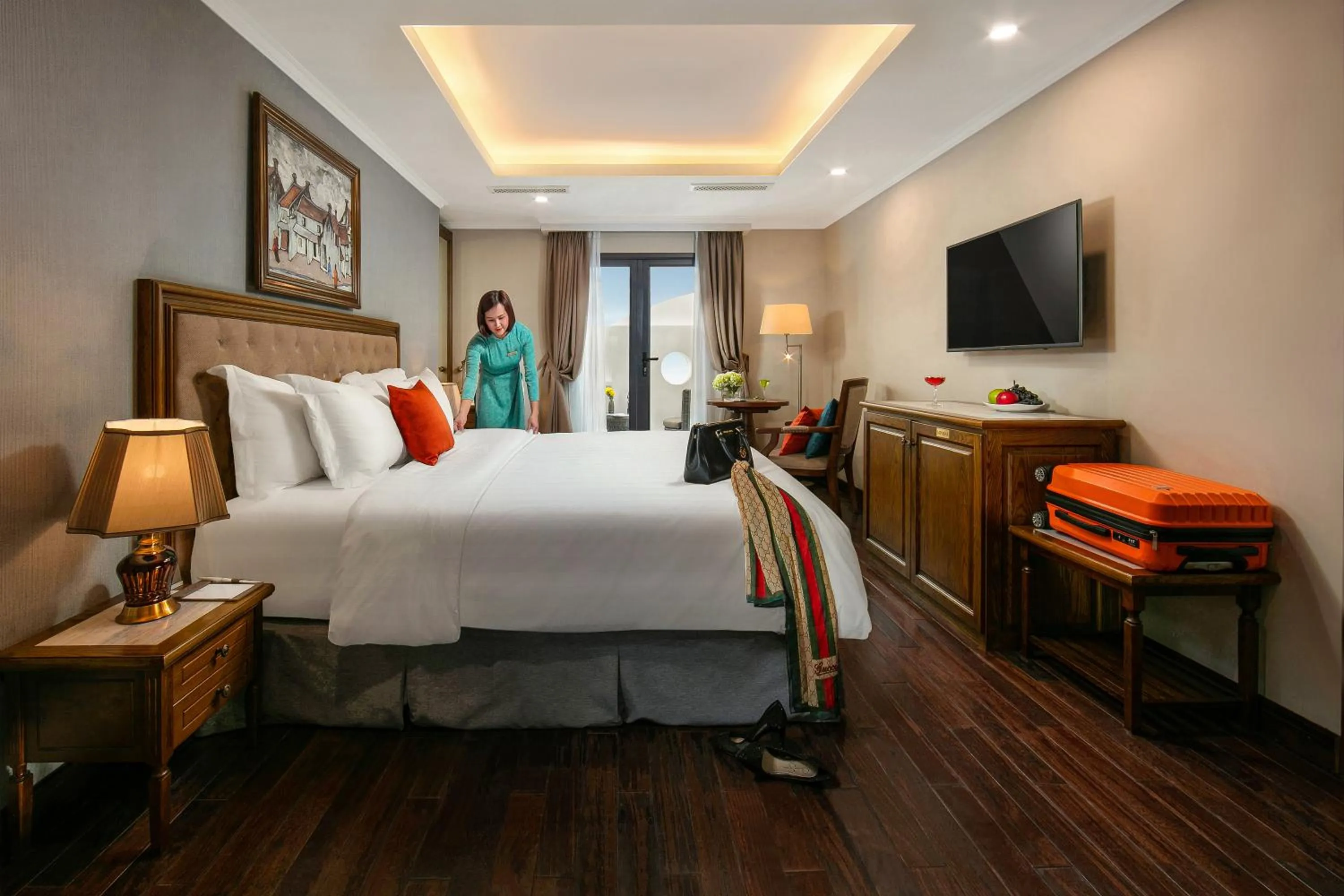 Staff, Bed in Hanoi Dalvostro Valentino Hotel & Spa