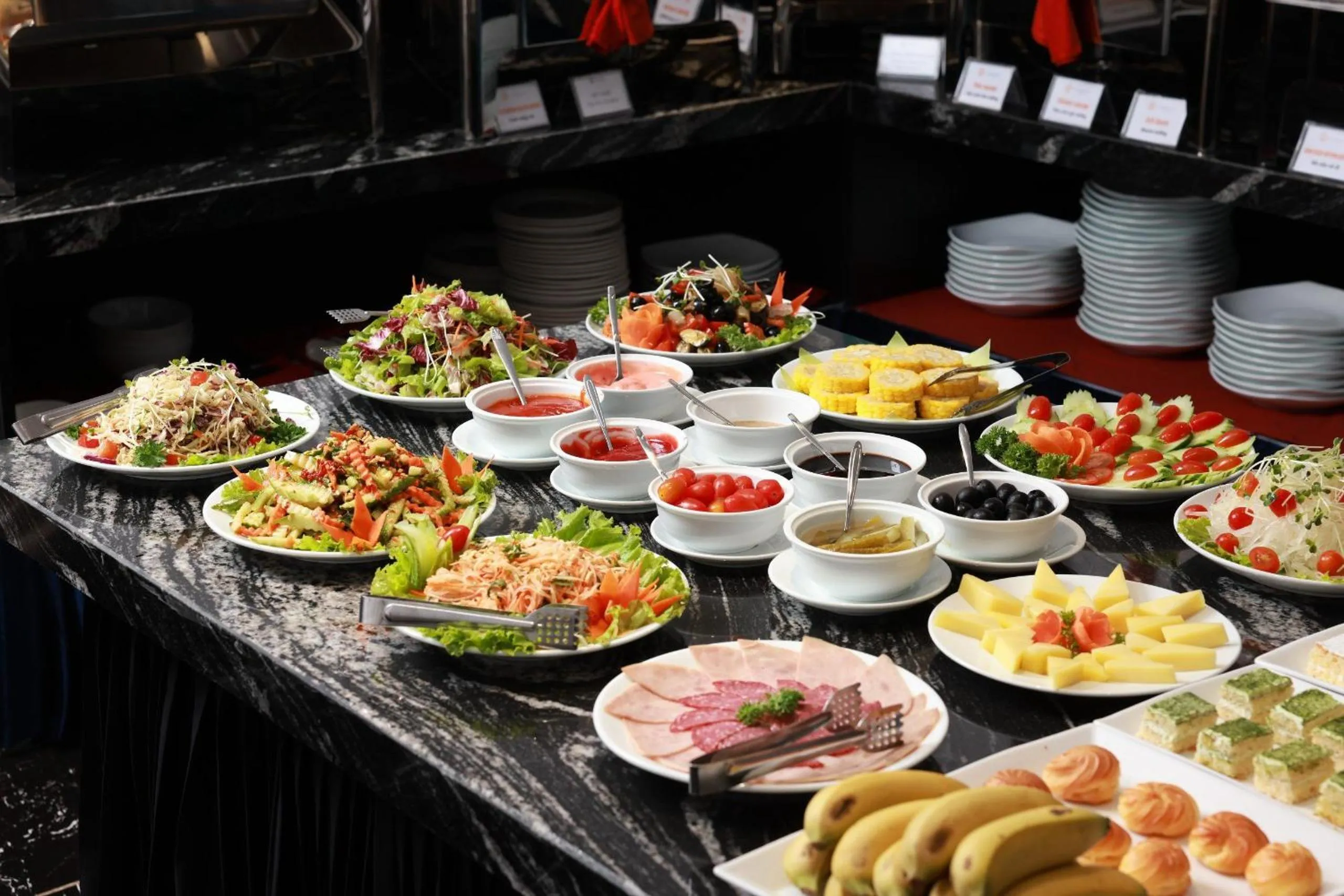 Food and drinks in Hanoi Dalvostro Valentino Hotel & Spa