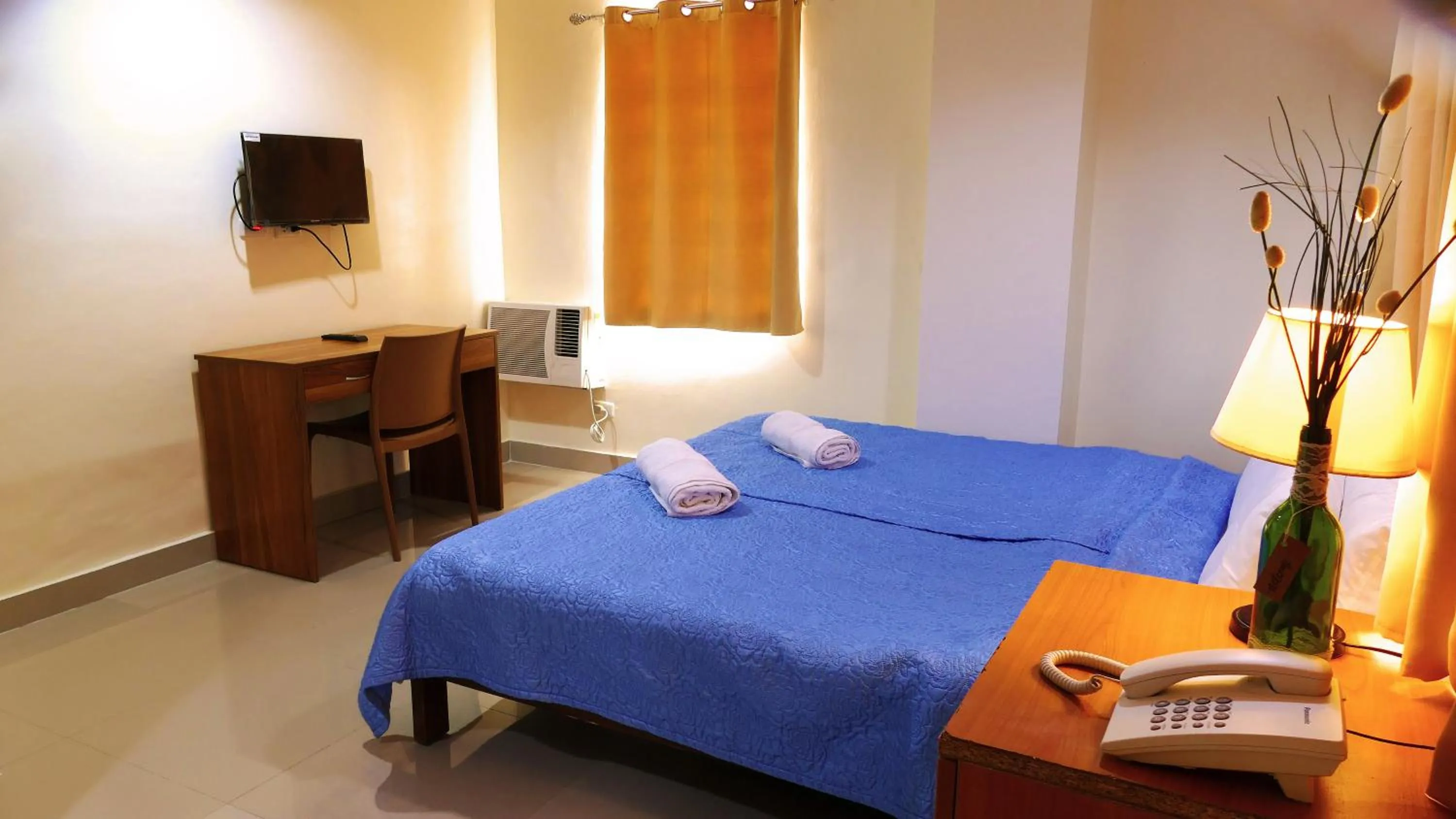 Bedroom, Bed in CounTess Pension House