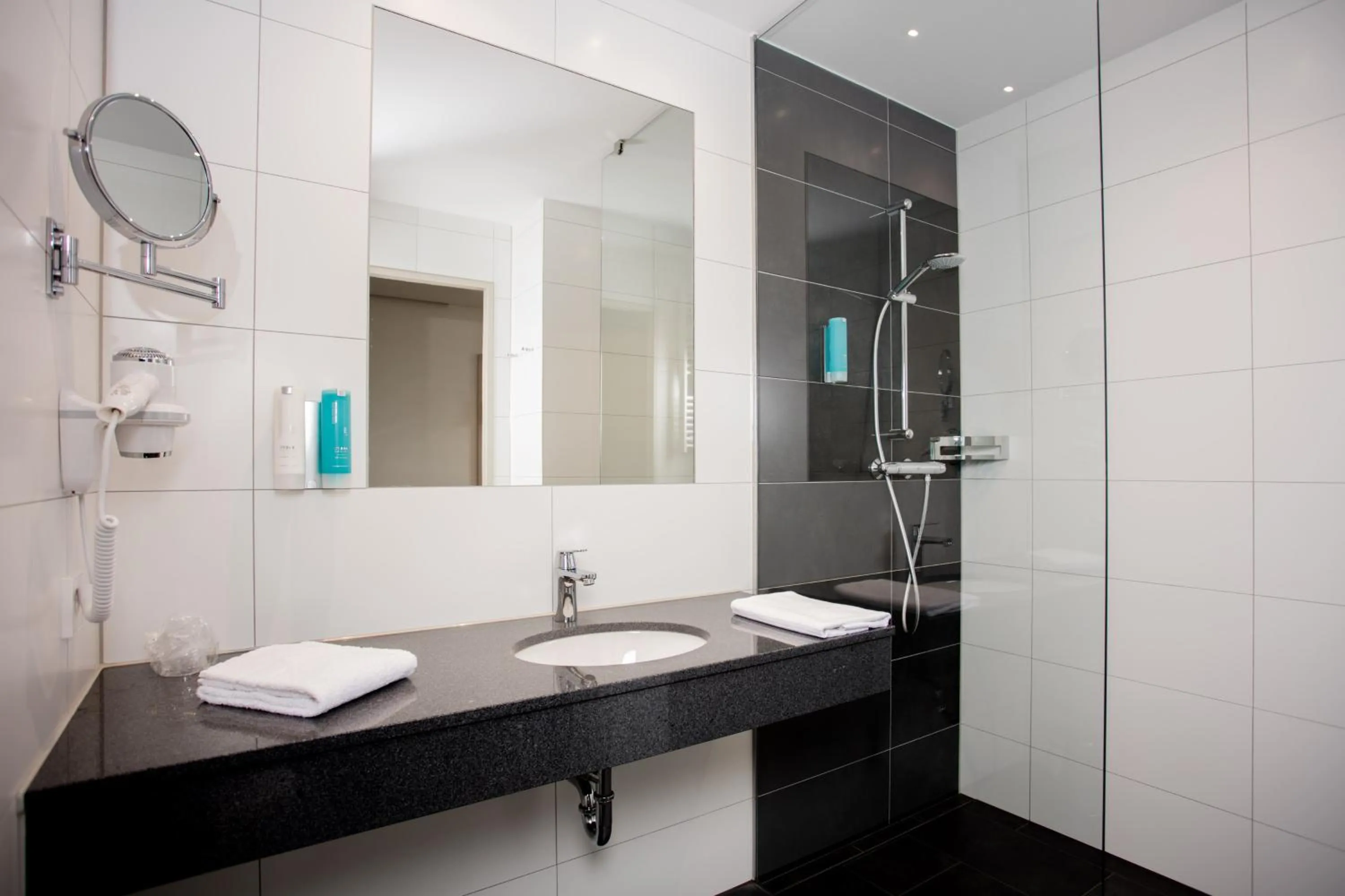 Photo of the whole room in Hotel am Campus