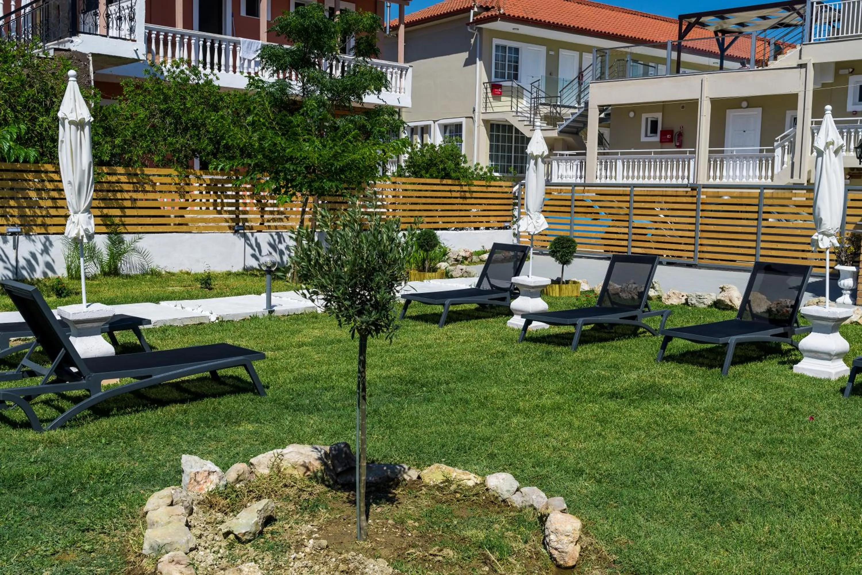 Garden in Rooms 48 by Zante Plaza