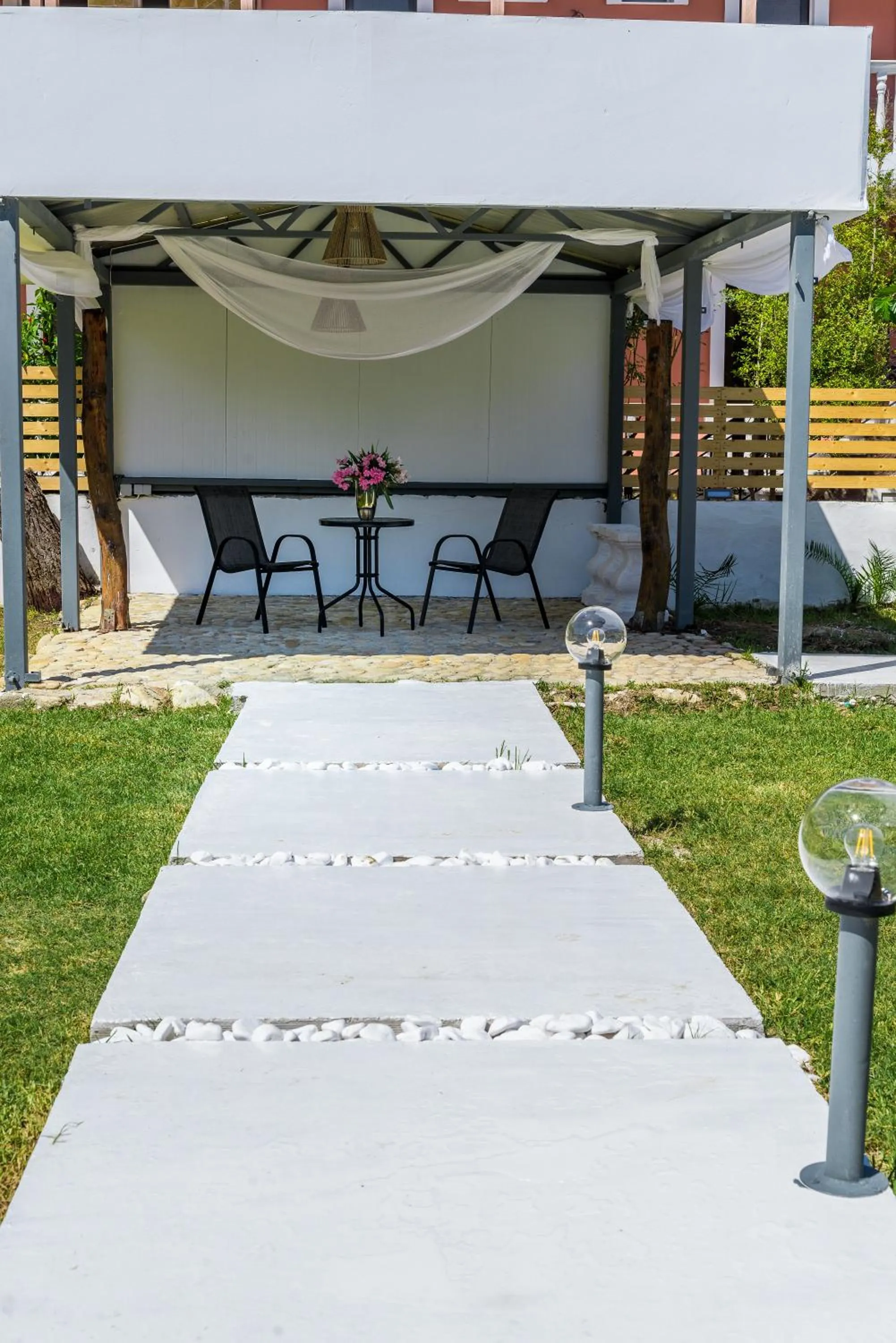 Garden in Rooms 48 by Zante Plaza