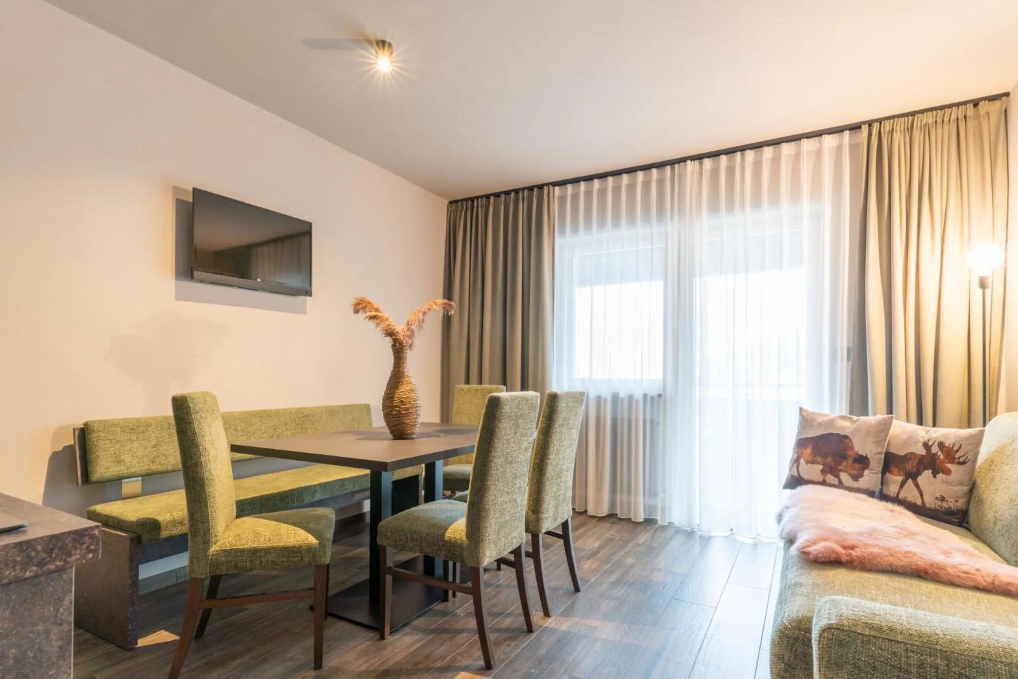 Two-Bedroom Apartment in Hotel Martellerhof