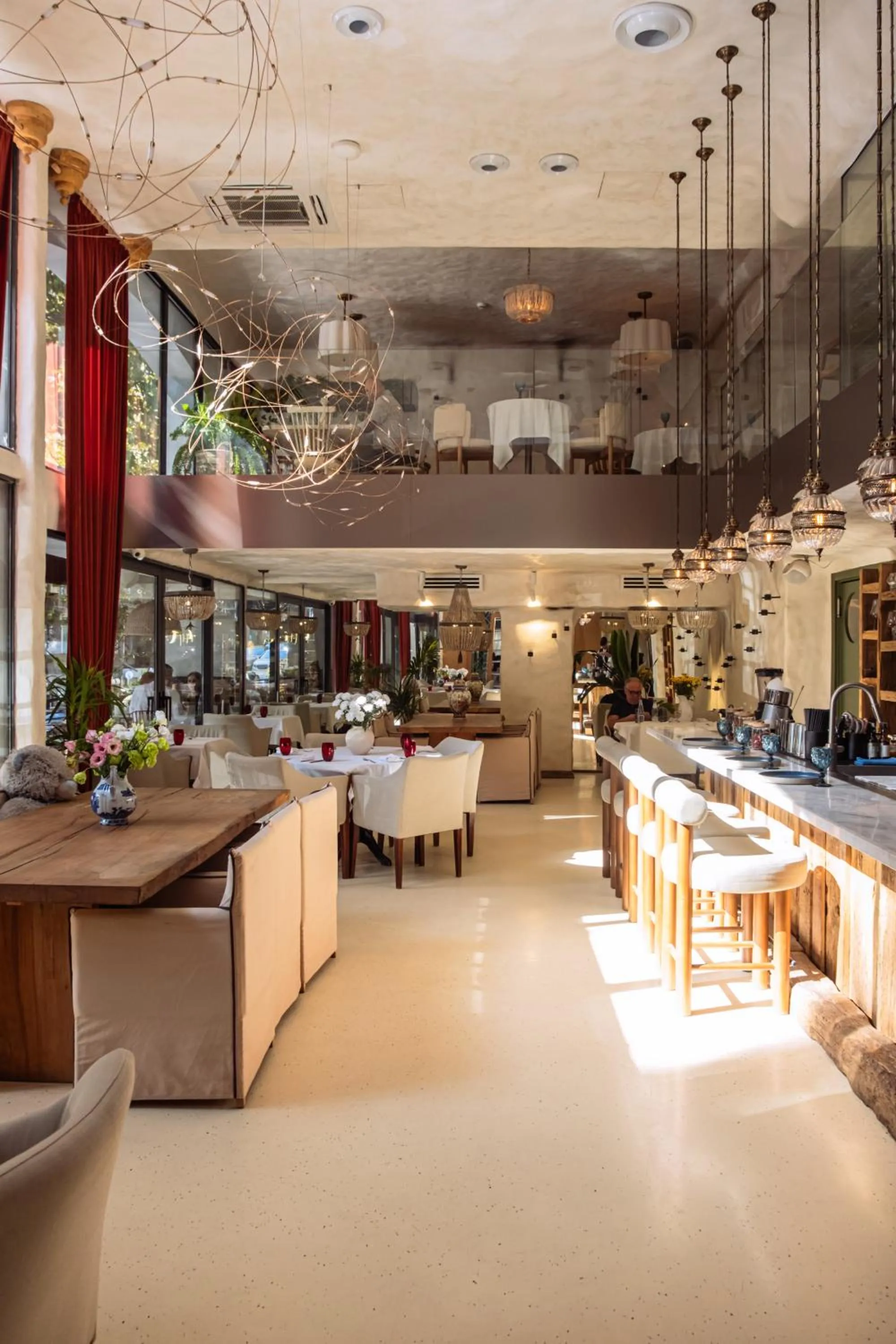 Restaurant/places to eat in Costé Hotel