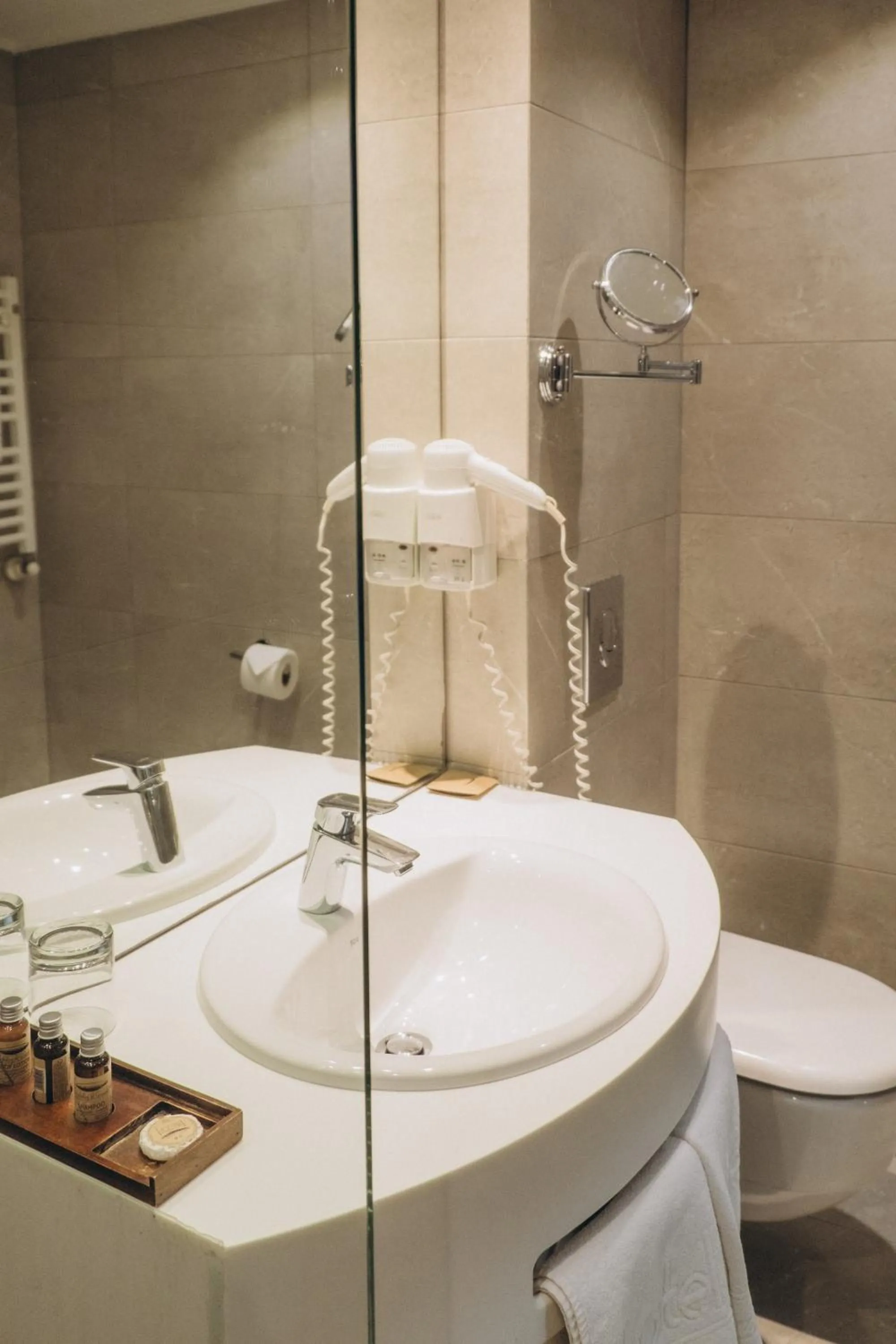 Toilet in Costé Hotel