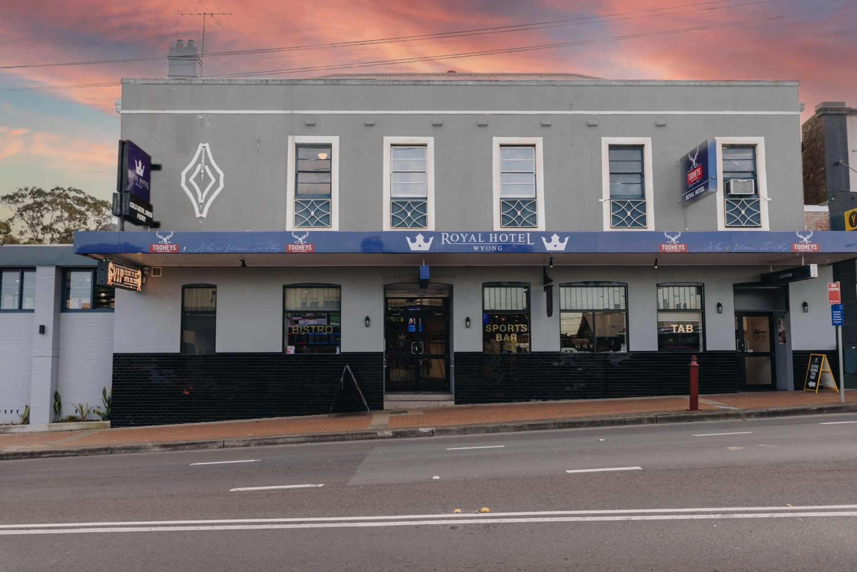 Facade/entrance in Royal Hotel Wyong