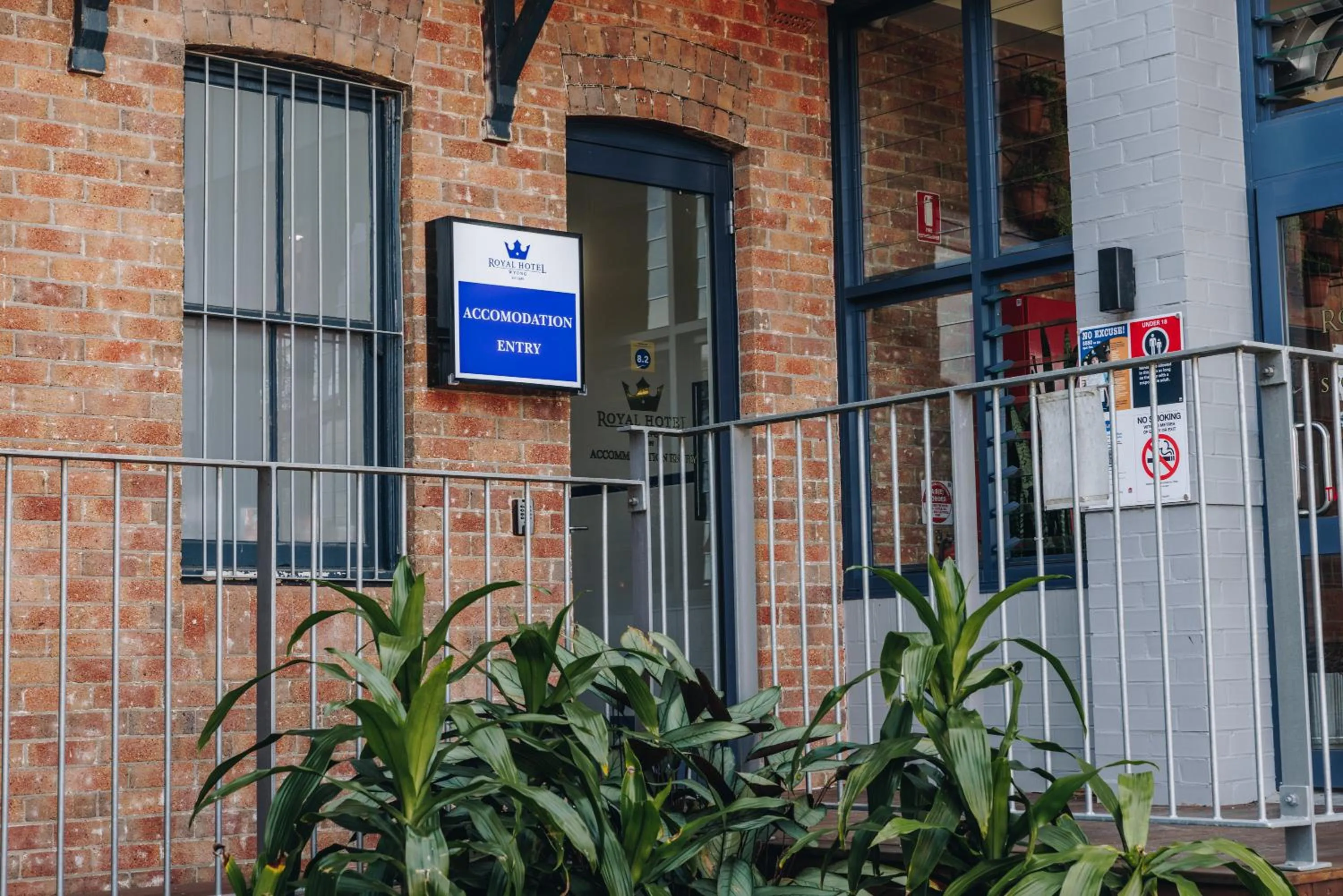 Facade/entrance in Royal Hotel Wyong