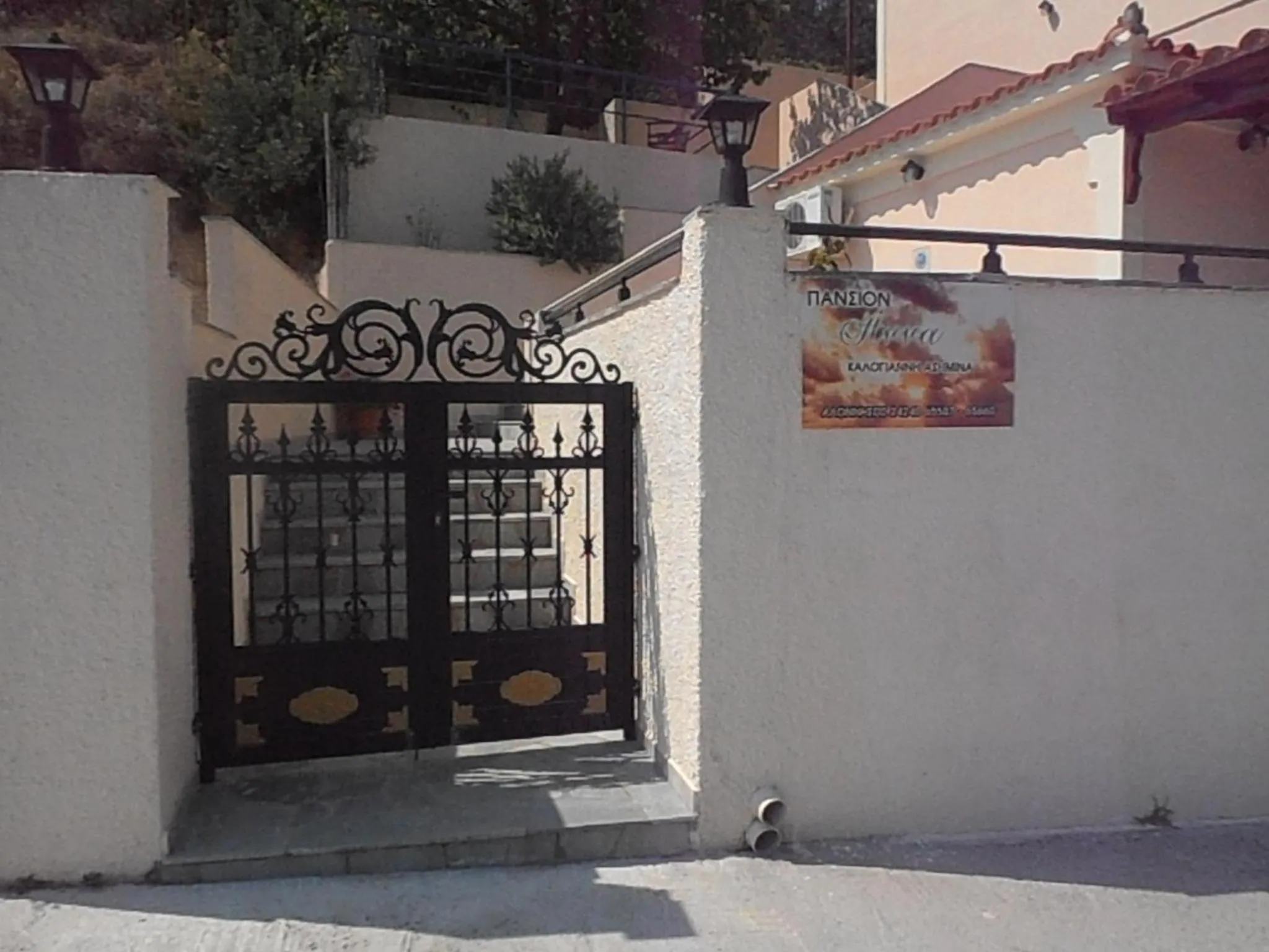 Facade/entrance in Pension Anna