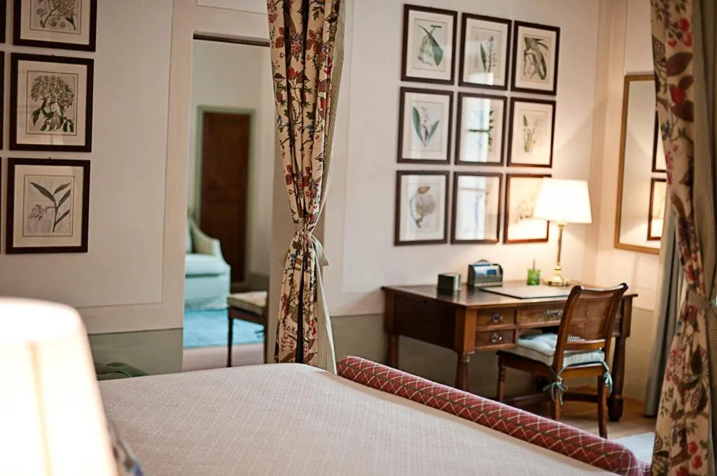 Decorative detail, Bed in La Locanda Di Cetona