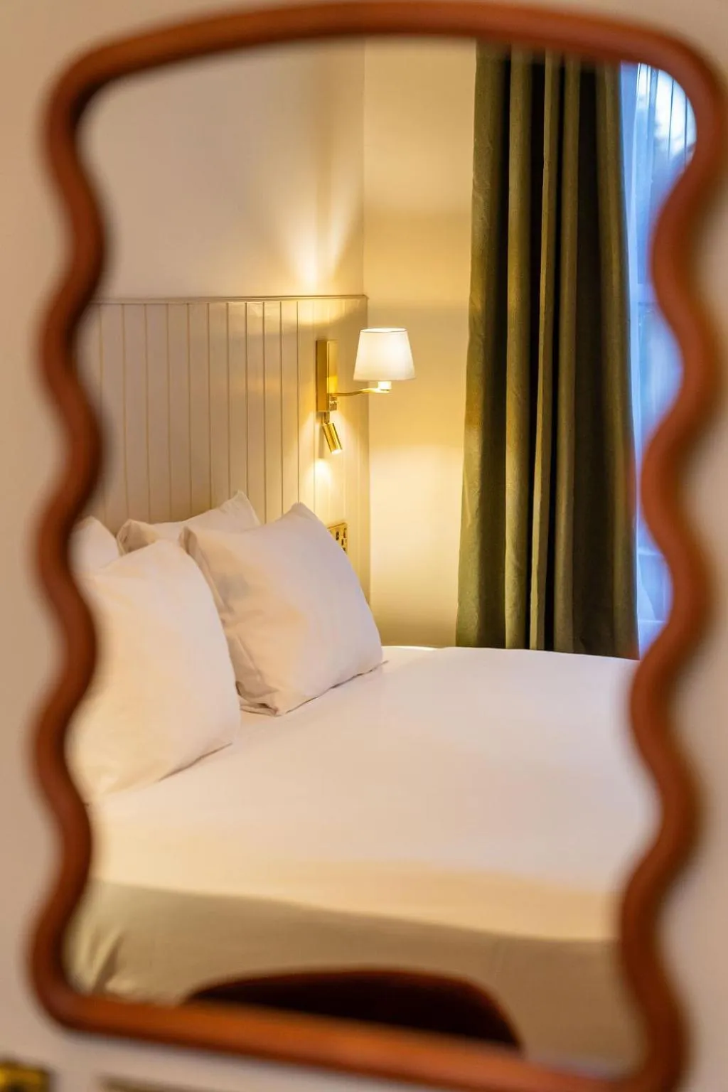 Photo of the whole room, Bed in Sefton Park Hotel