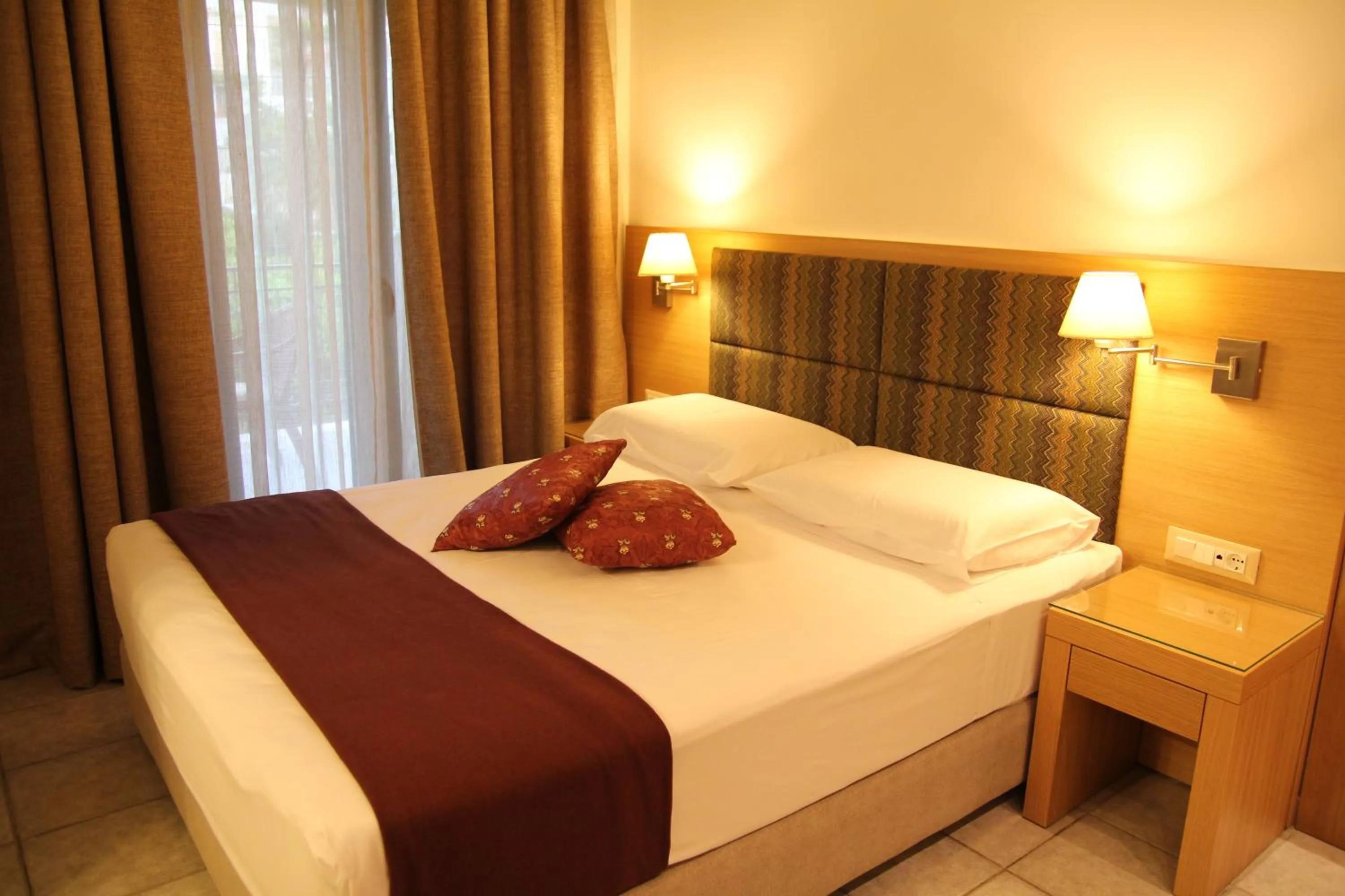 Bedroom, Bed in Achilles Hotel