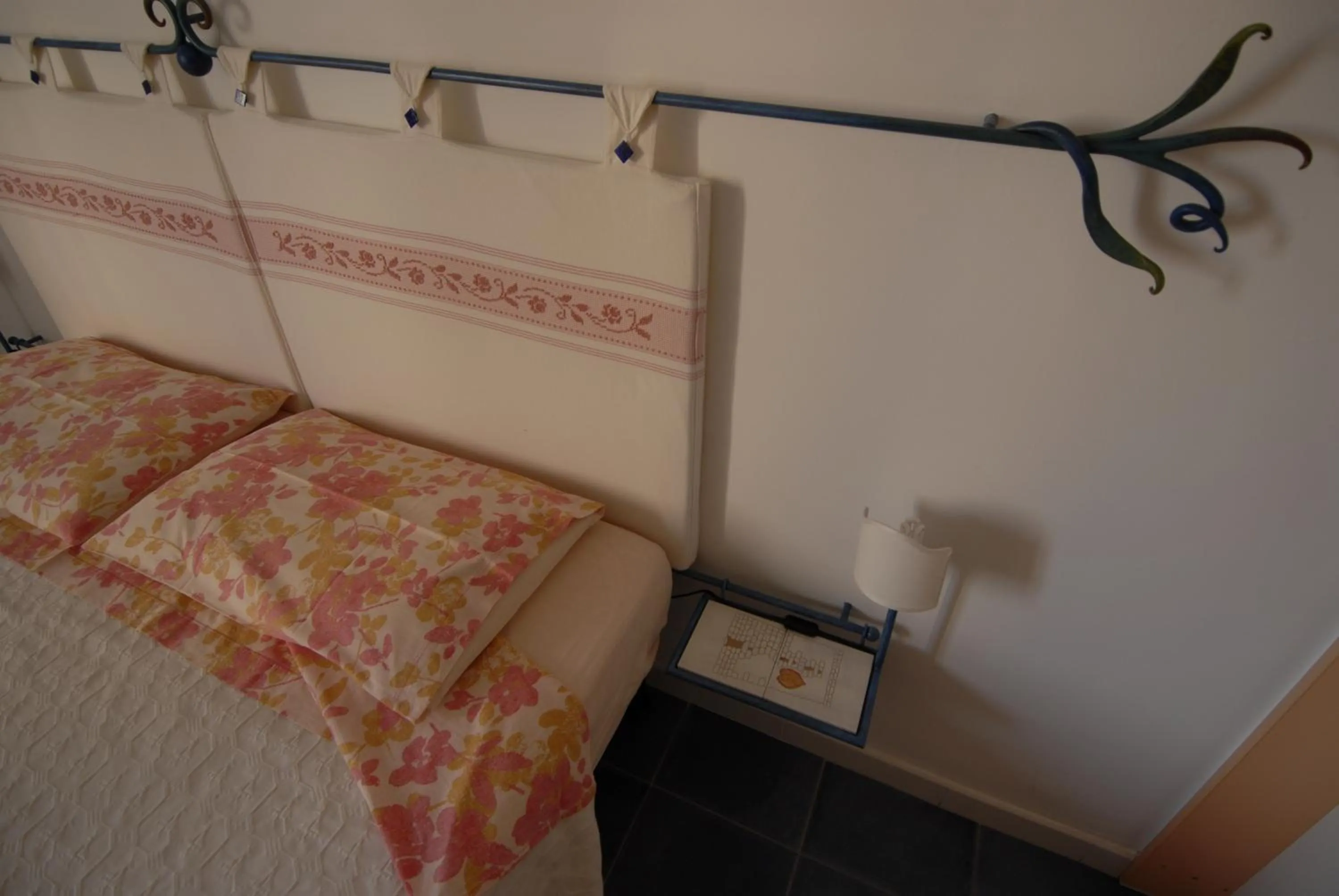 Bedroom, Bed in Nughe 'e' Oro Guesthouse