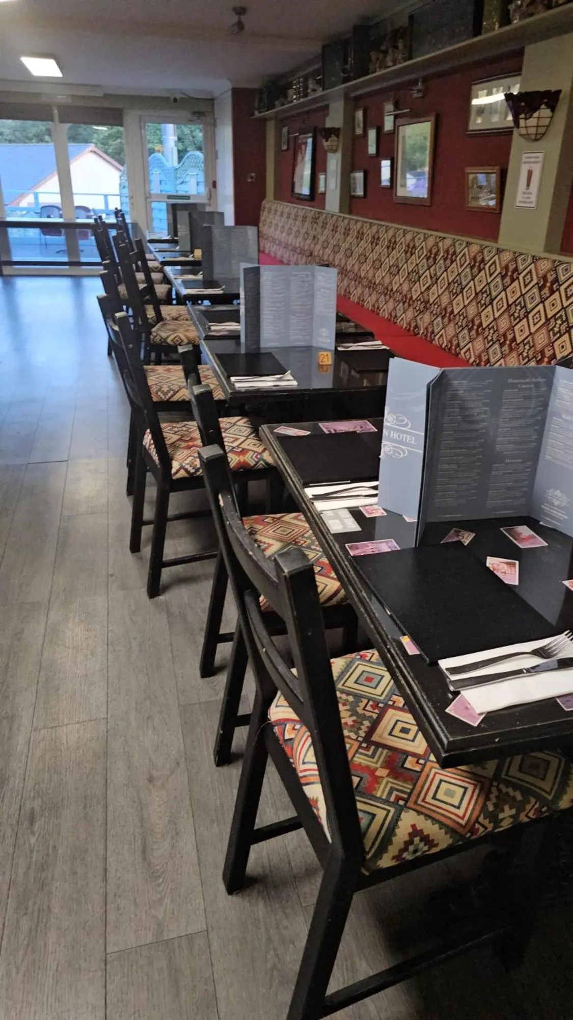 Restaurant/places to eat in Elan Hotel