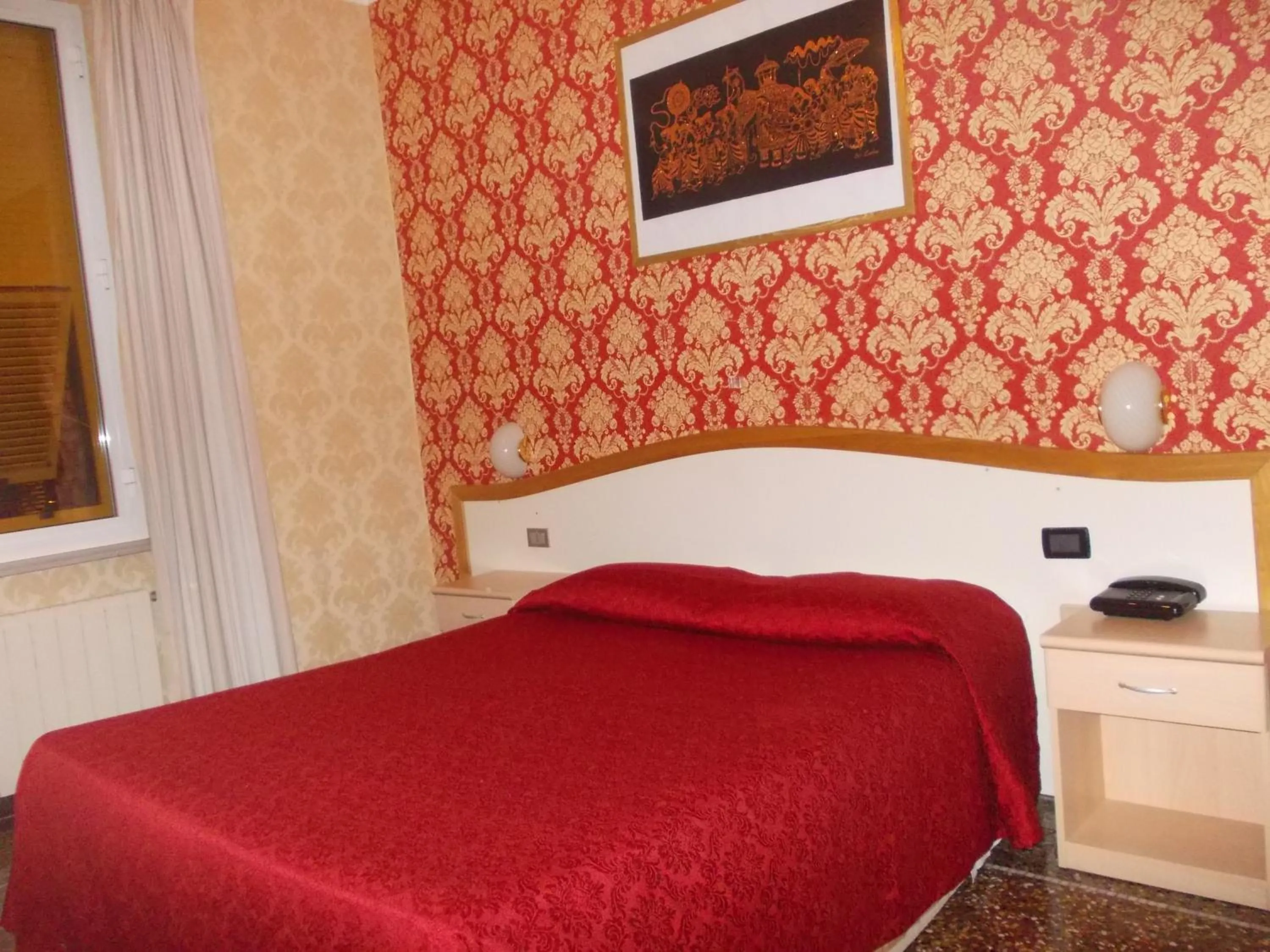 Bedroom, Bed in Albergo Boccadasse