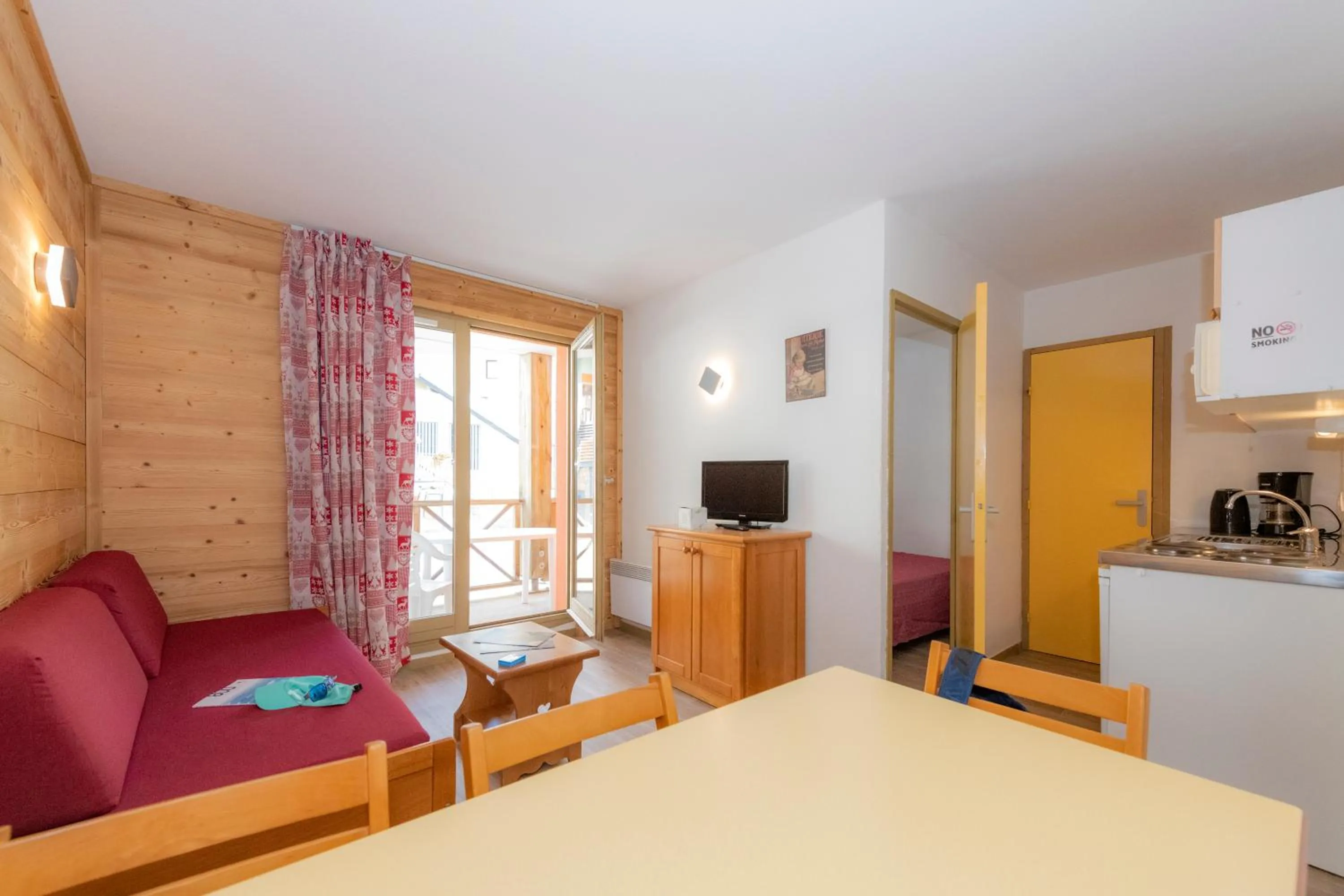 Living room in Résidence Capfun Couleurs Soleil, Oz en Oisans