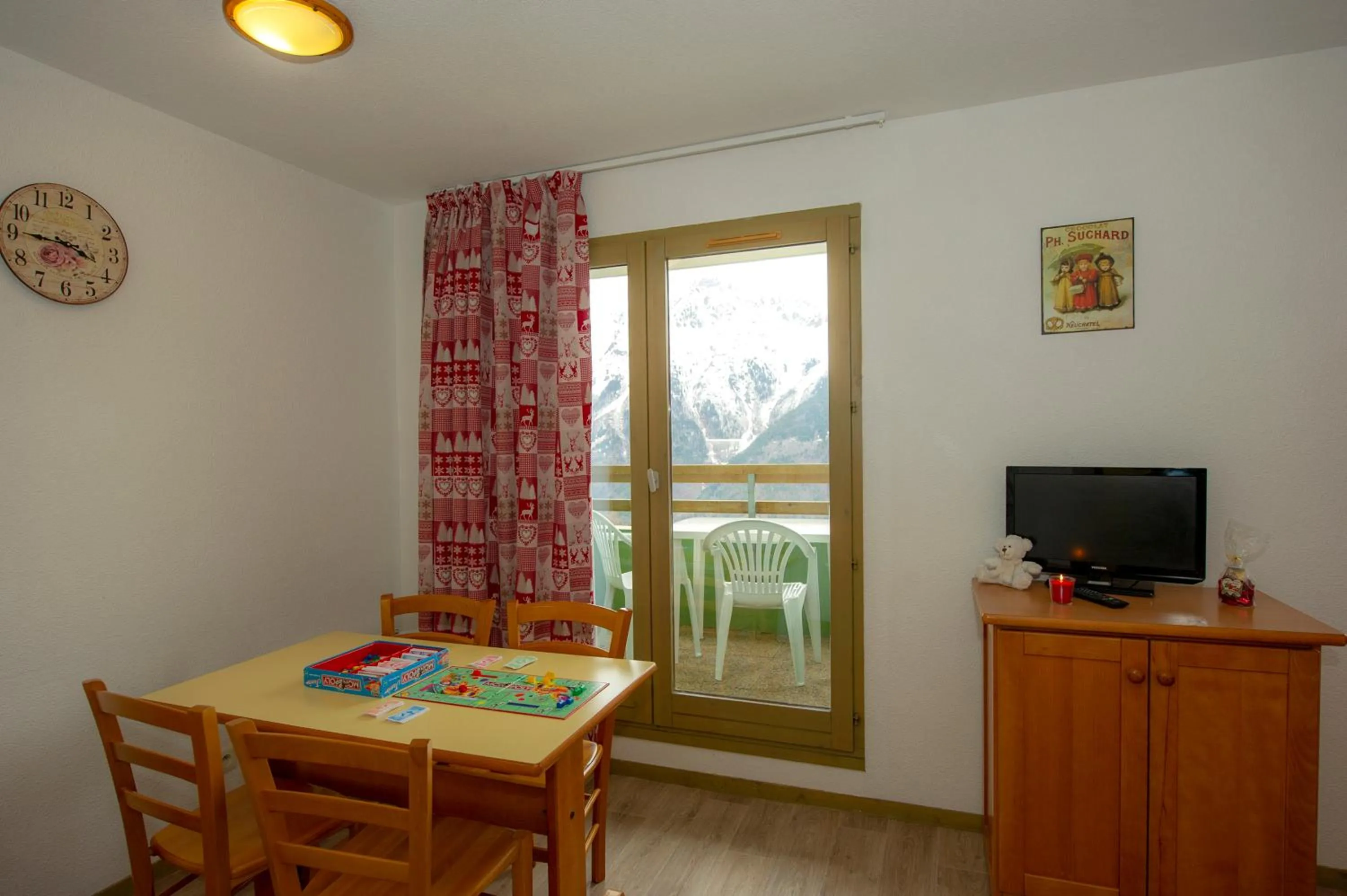 Dining area in Résidence Capfun Couleurs Soleil, Oz en Oisans