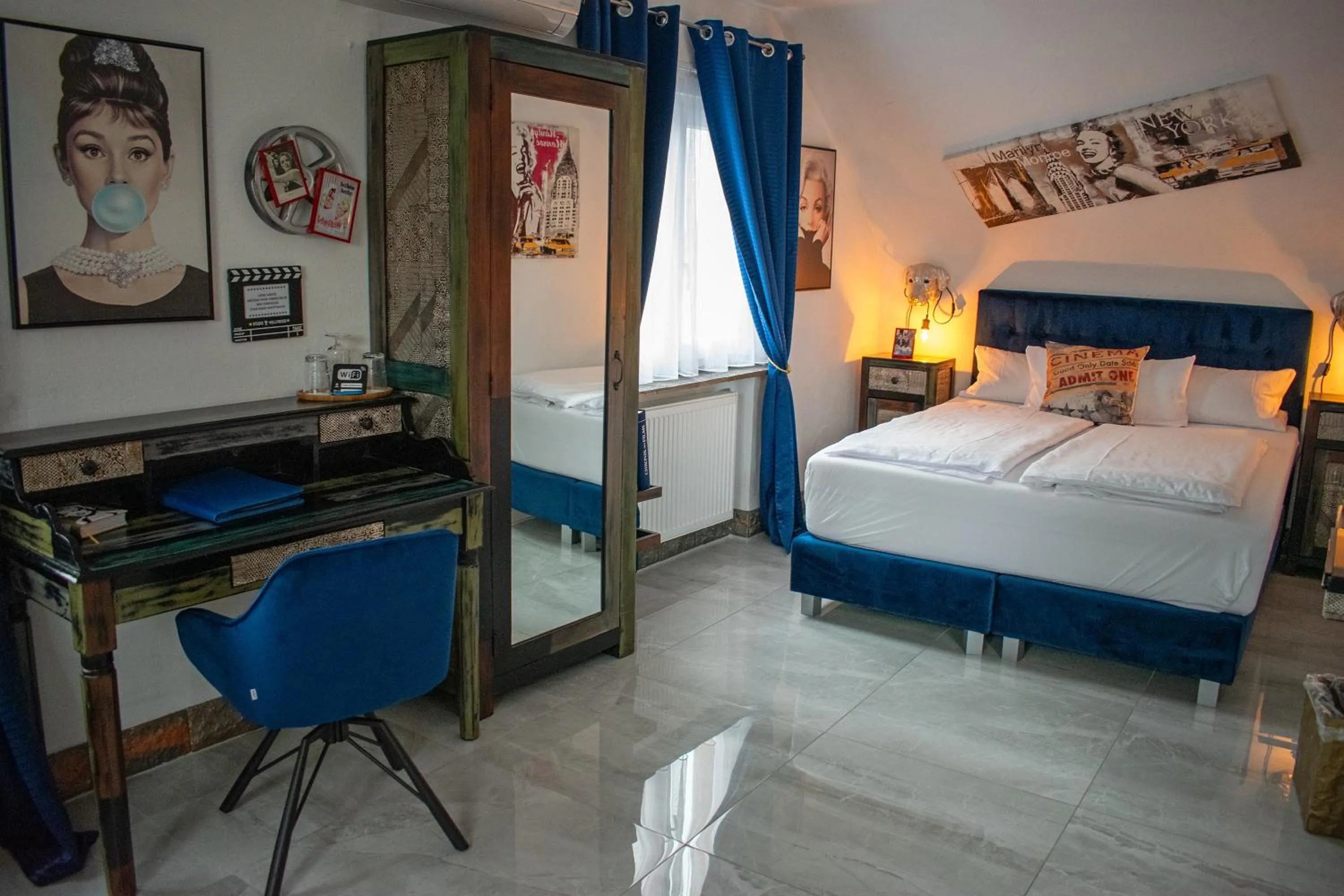 Photo of the whole room, Bed in Hotel Karthäuser Hof