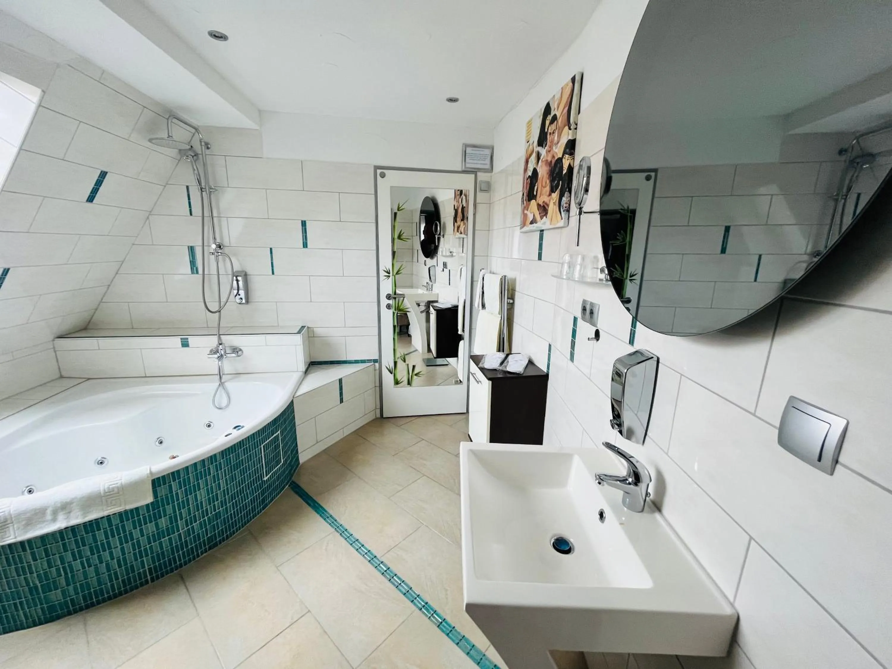 Hot Tub in Hotel Karthäuser Hof