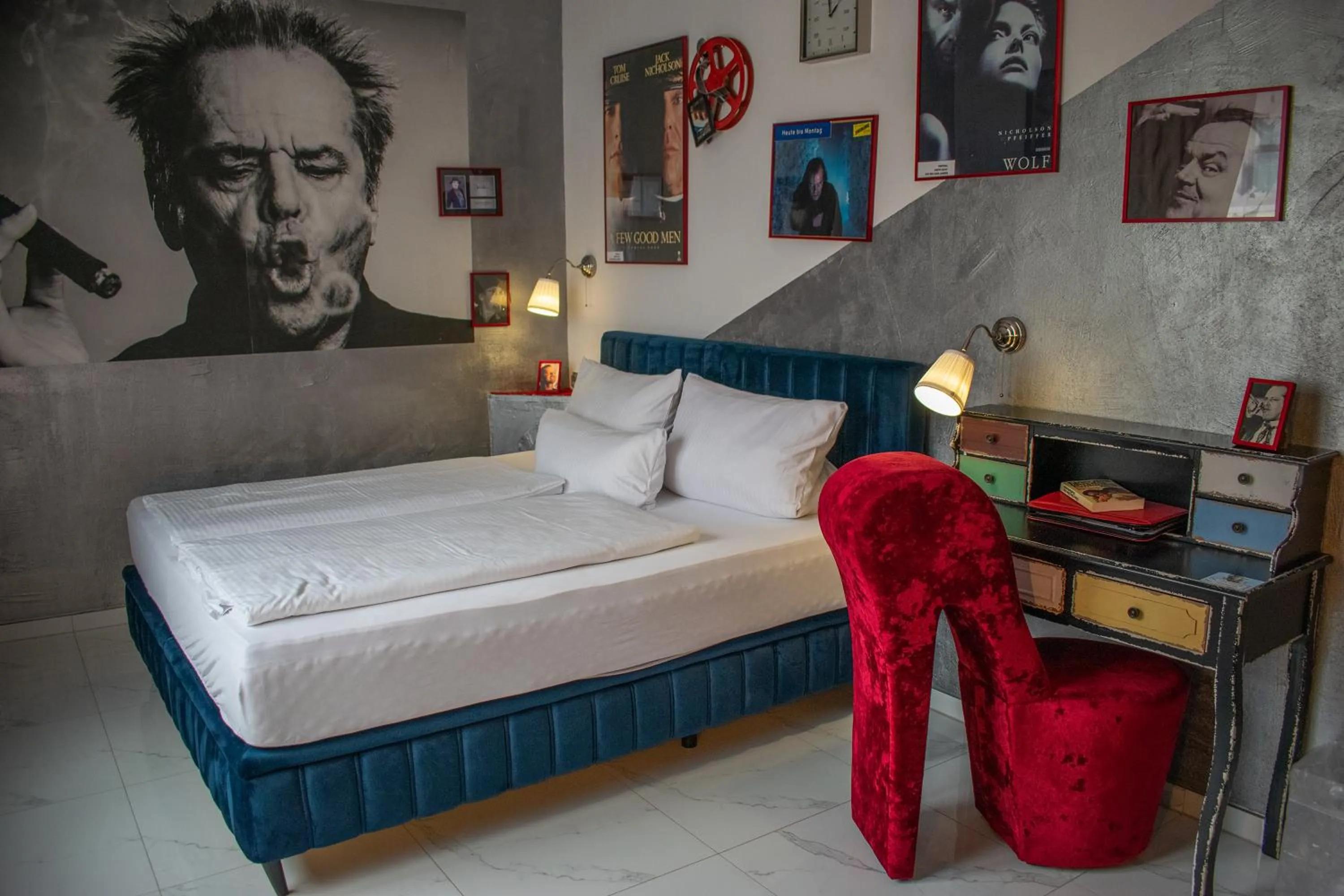 Bed in Hotel Karthäuser Hof