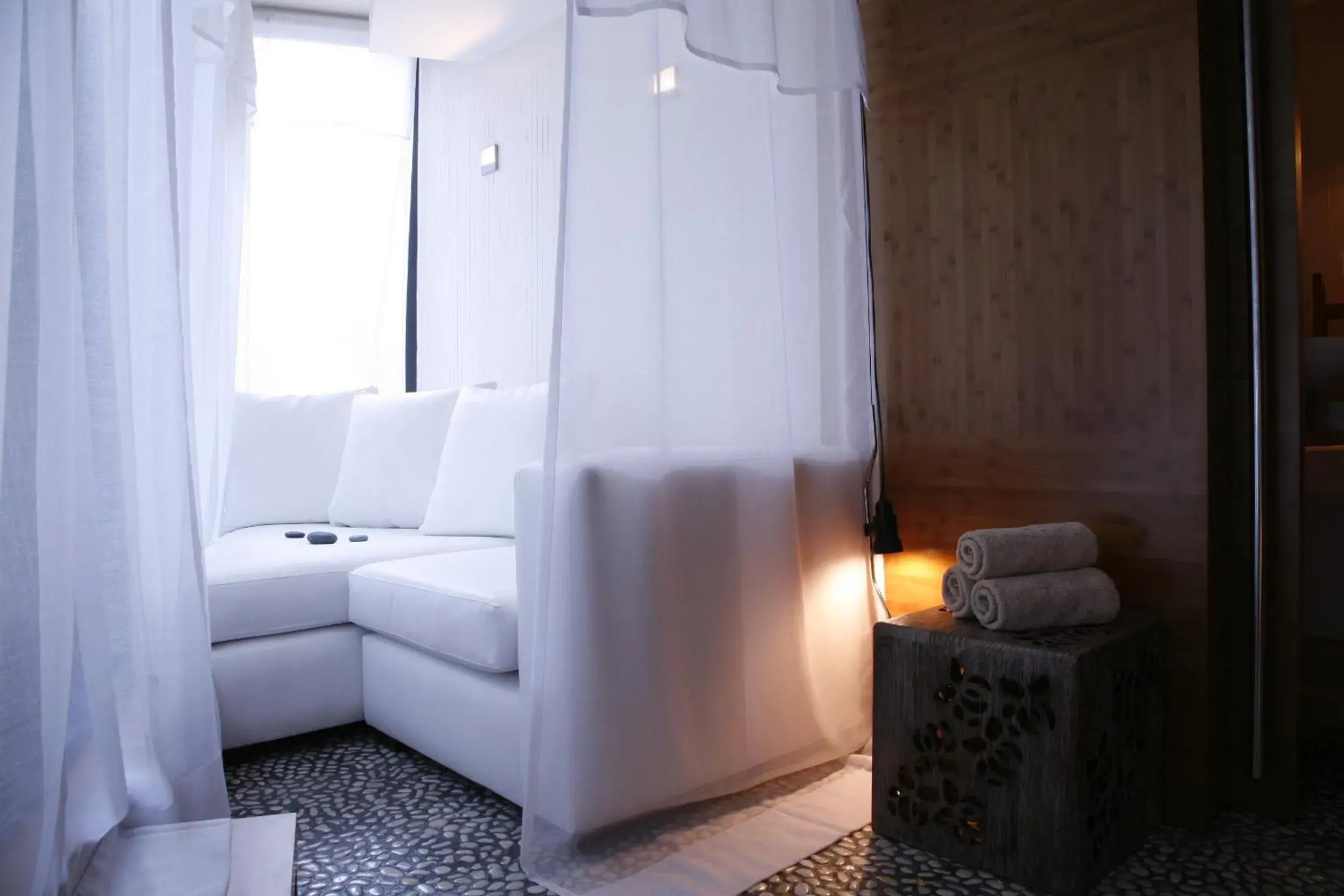 Spa and wellness centre/facilities, Bed in H10 Casanova Spa and wellness centre/facilities, Bed in H10 Casanova