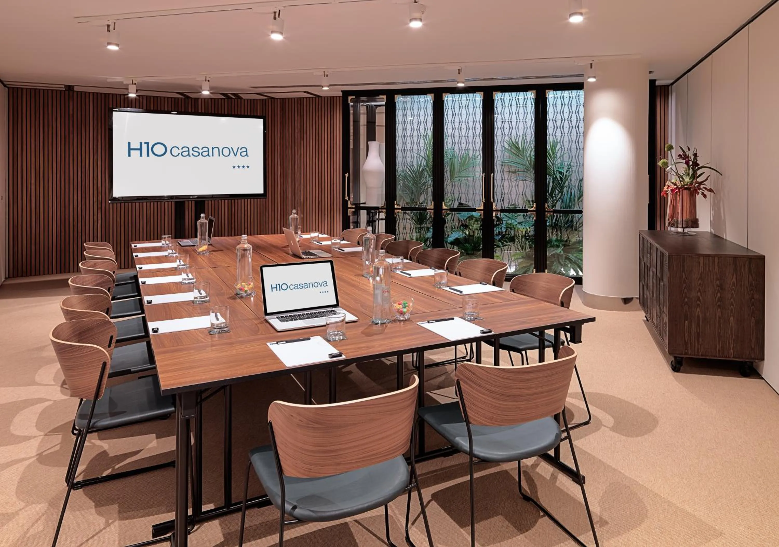 Meeting/conference room in H10 Casanova