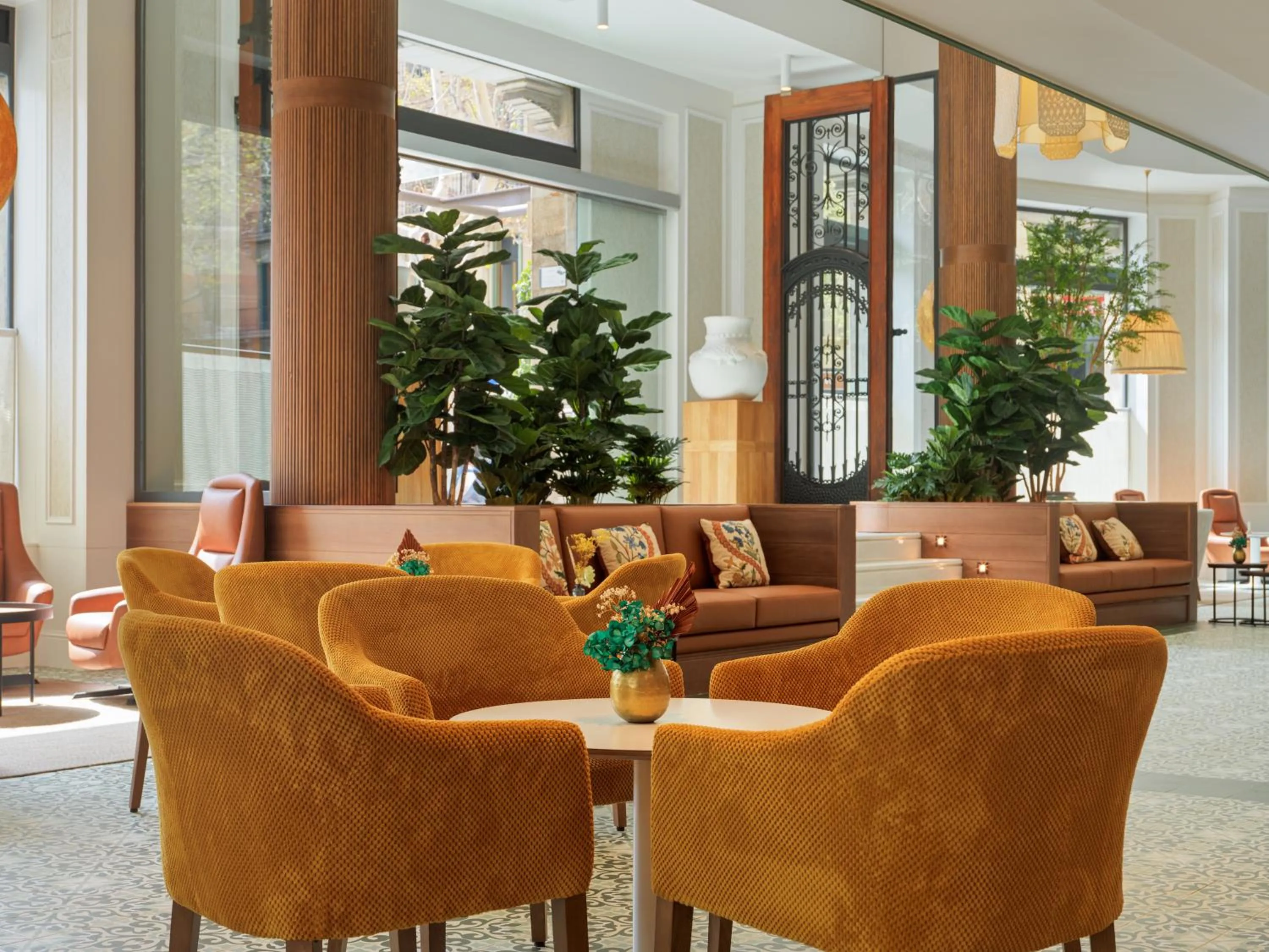 Property building in H10 Casanova