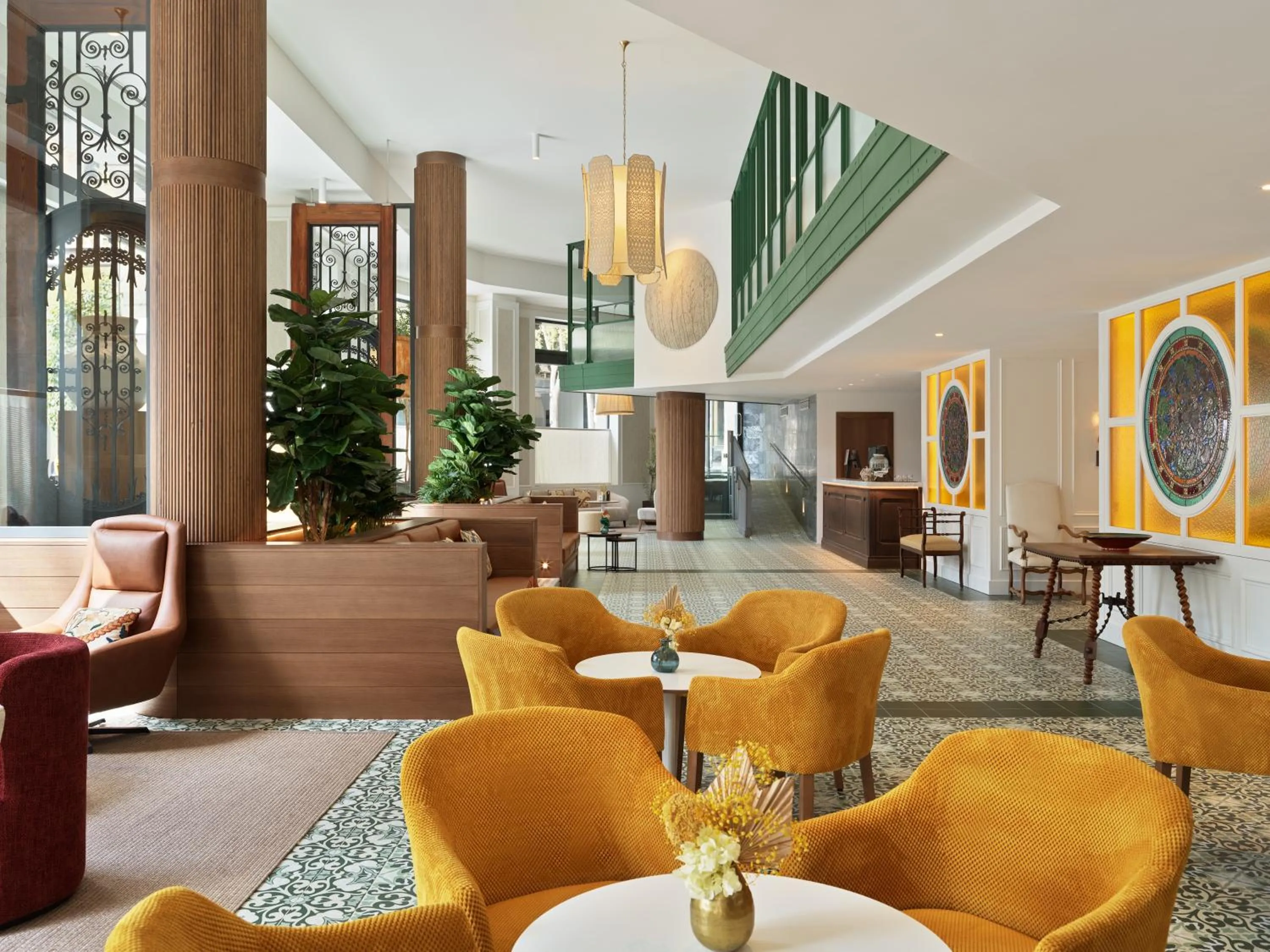 Property building in H10 Casanova