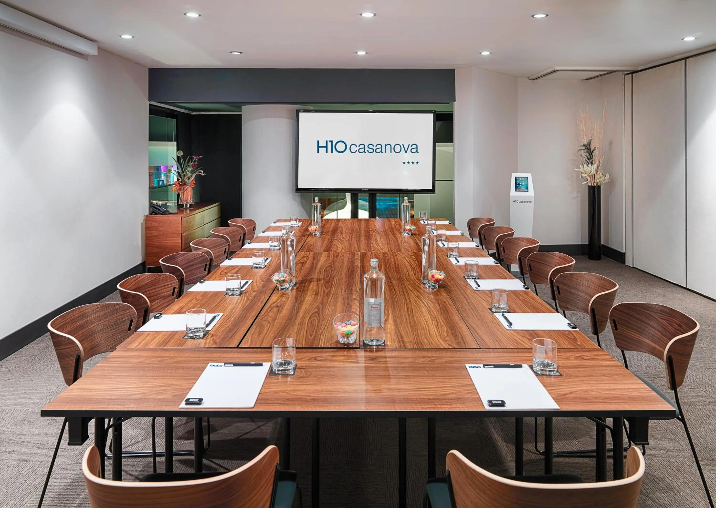 Meeting/conference room in H10 Casanova