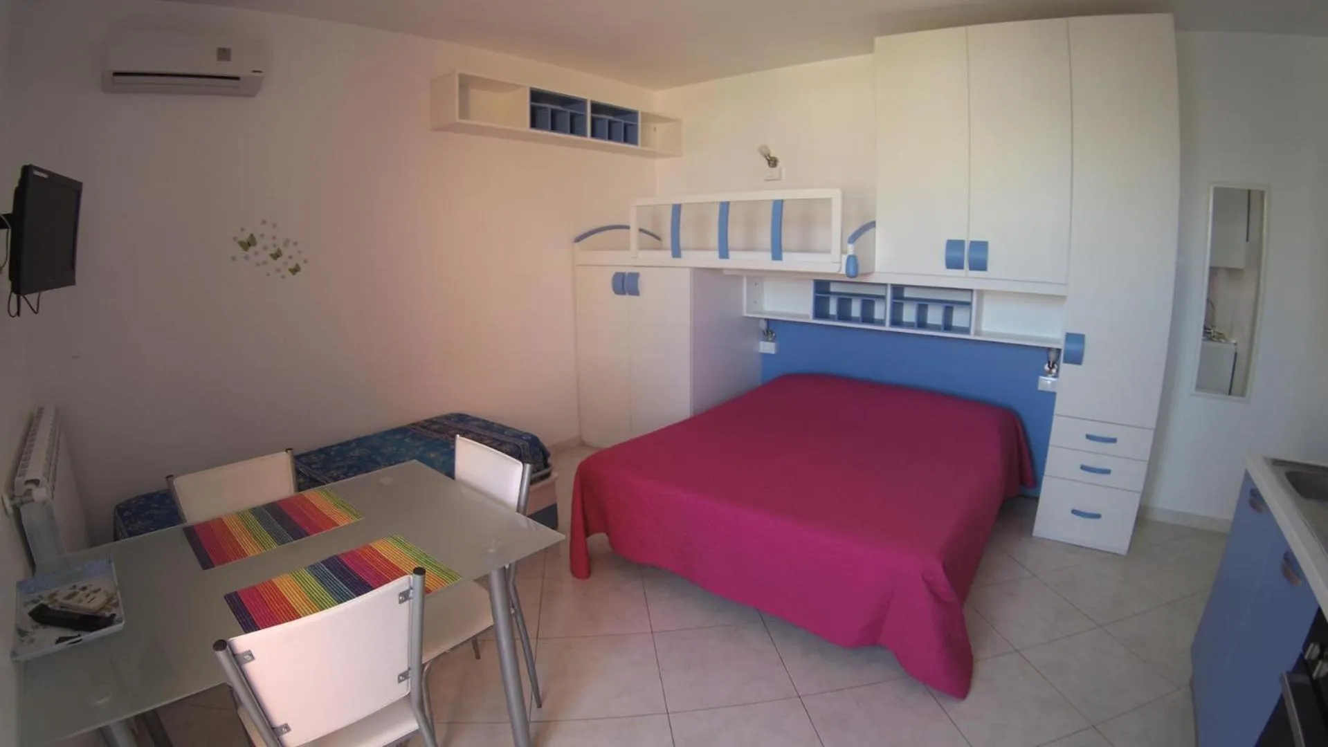 Bed in Athena b&b Castro