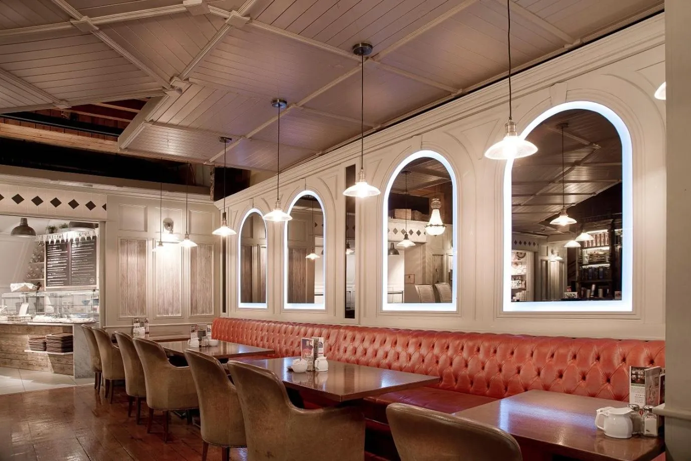 Restaurant/places to eat in Dinn Rí Hotel