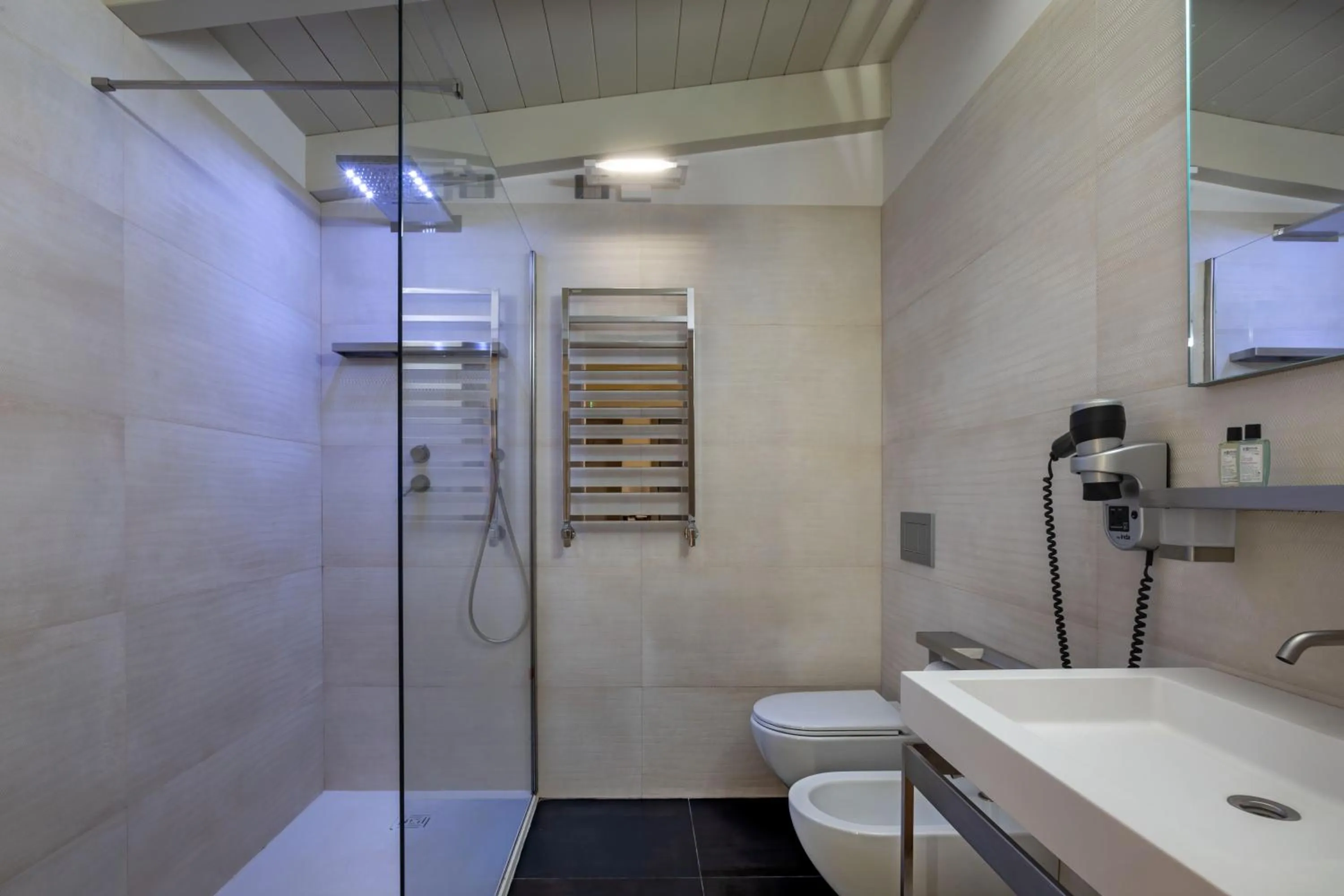 Bathroom in Janas Country Resort