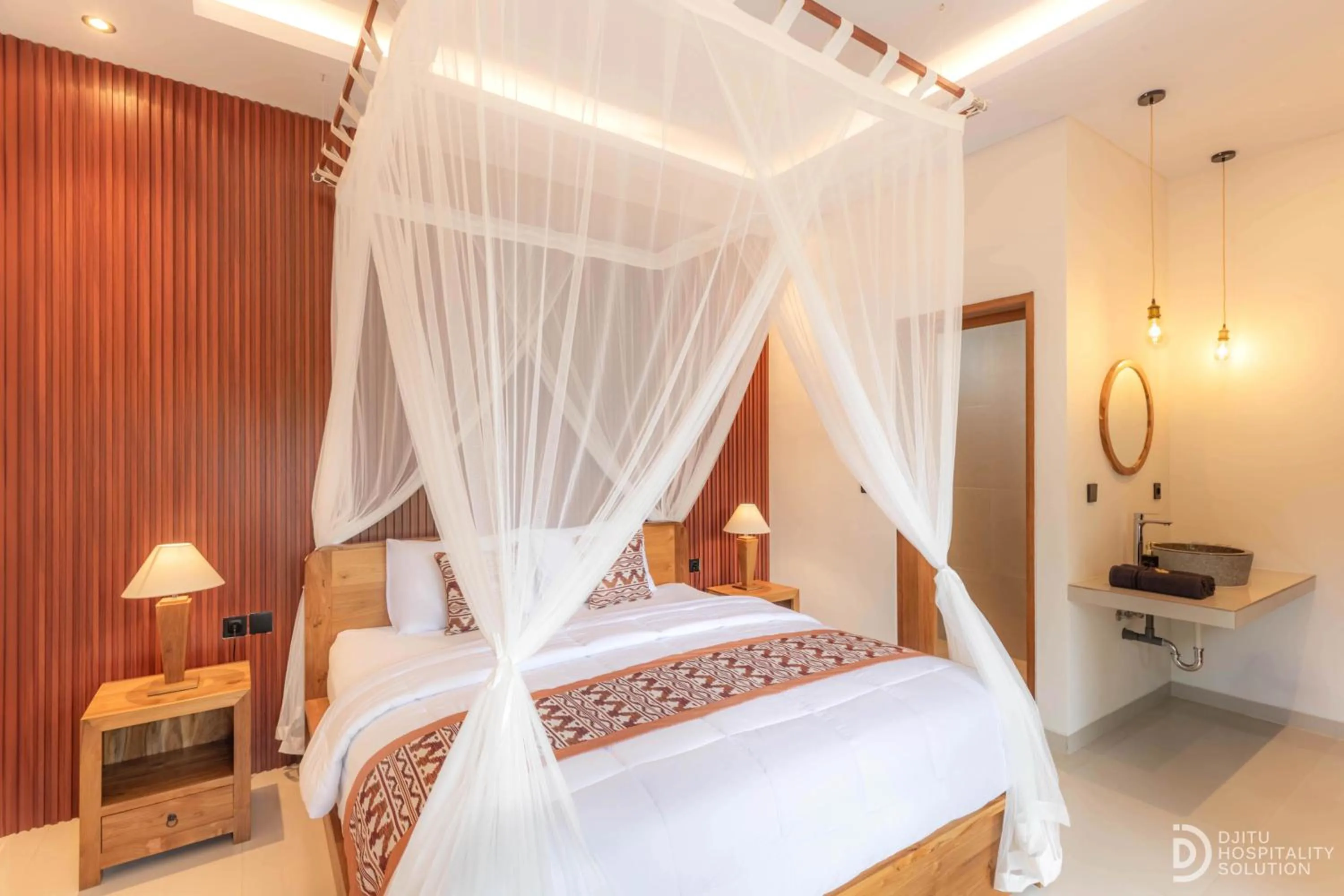 Bedroom, Bed in Suastika Lodge