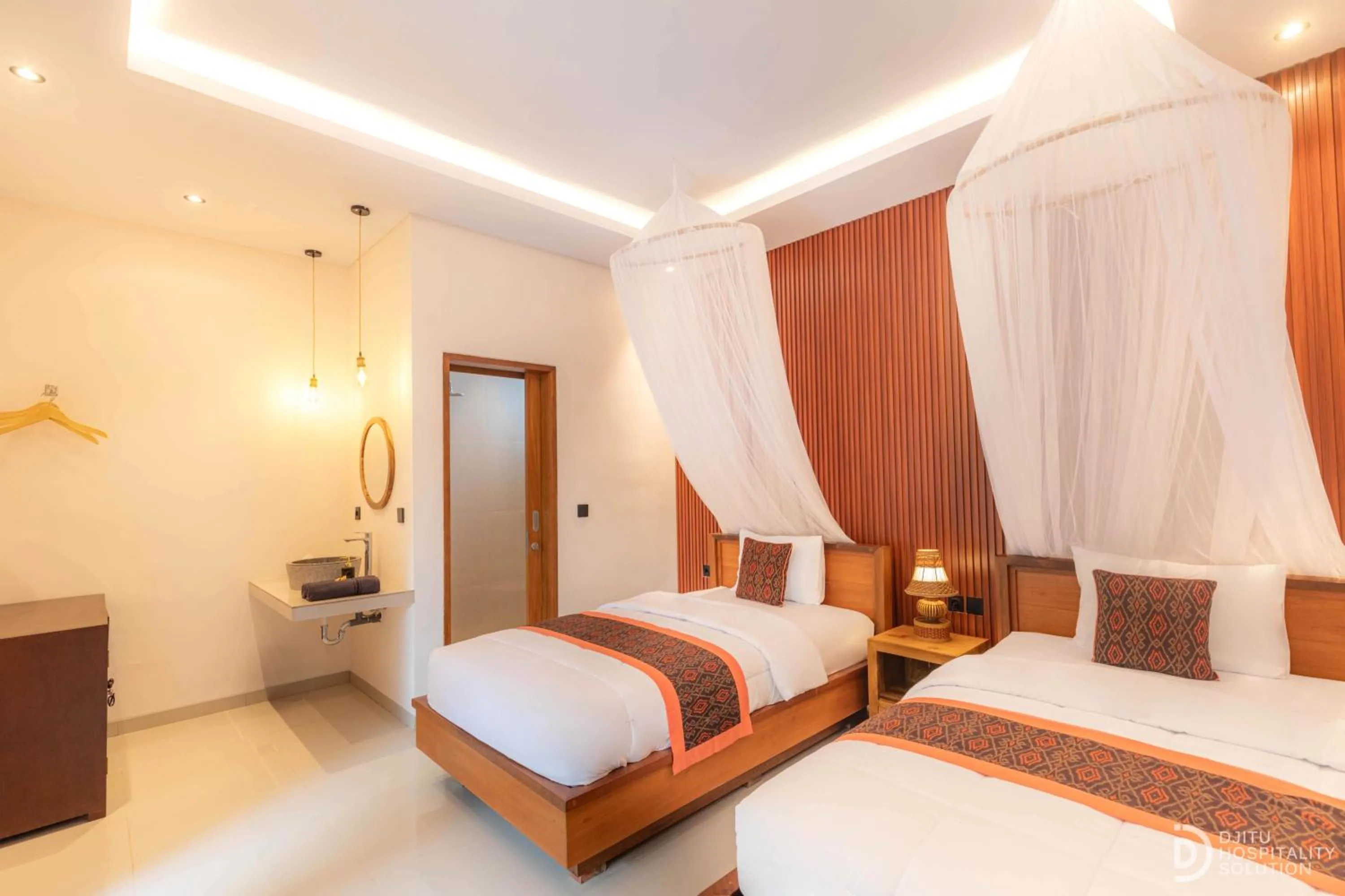 Bedroom, Bed in Suastika Lodge