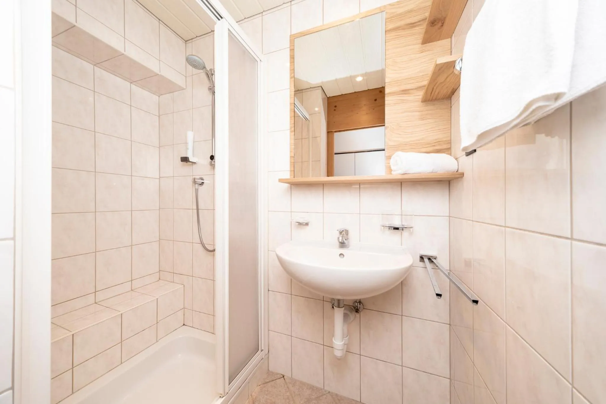 Shower in Hotel Stockerwirt