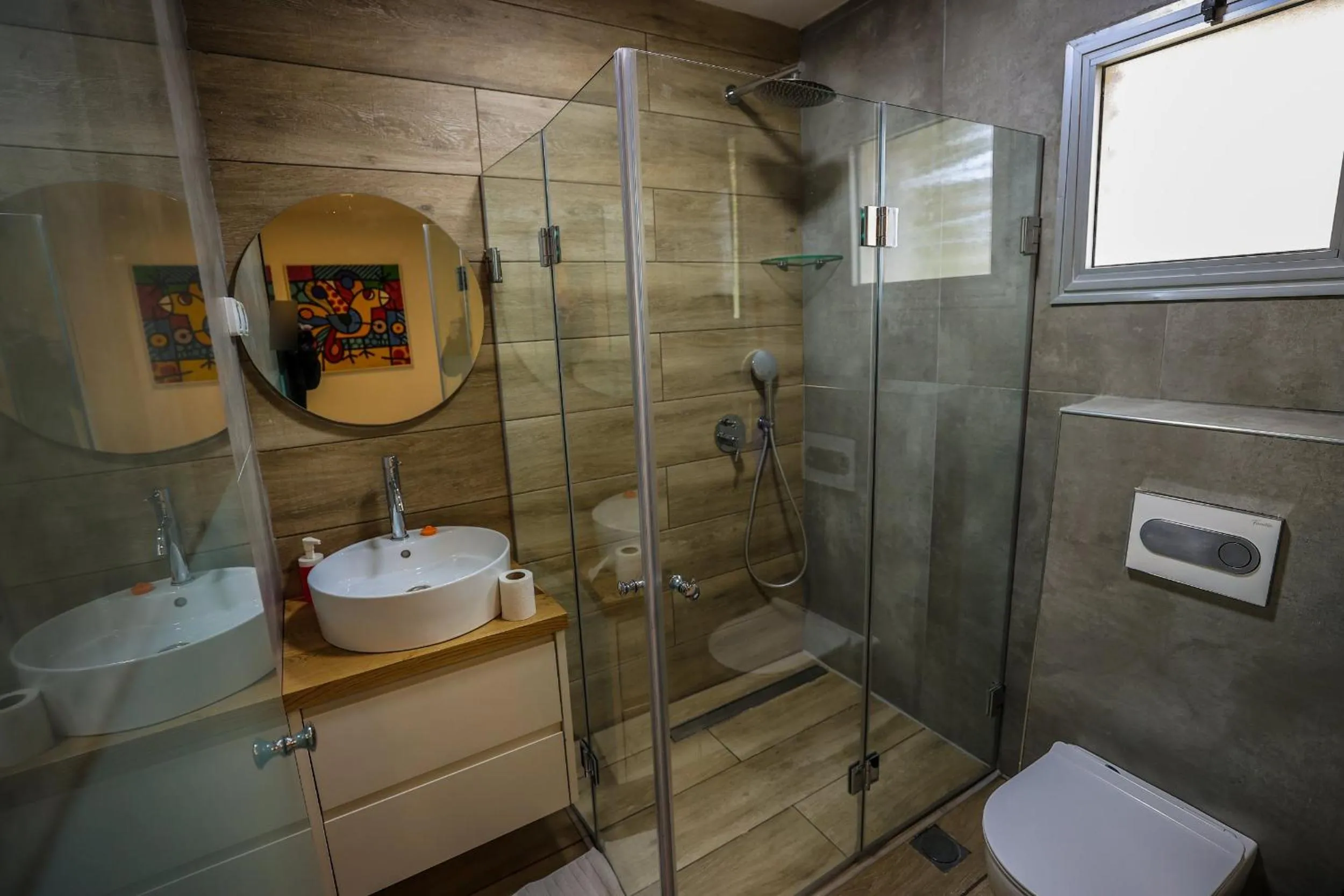 Bathroom in G38 Rental Apartment Building