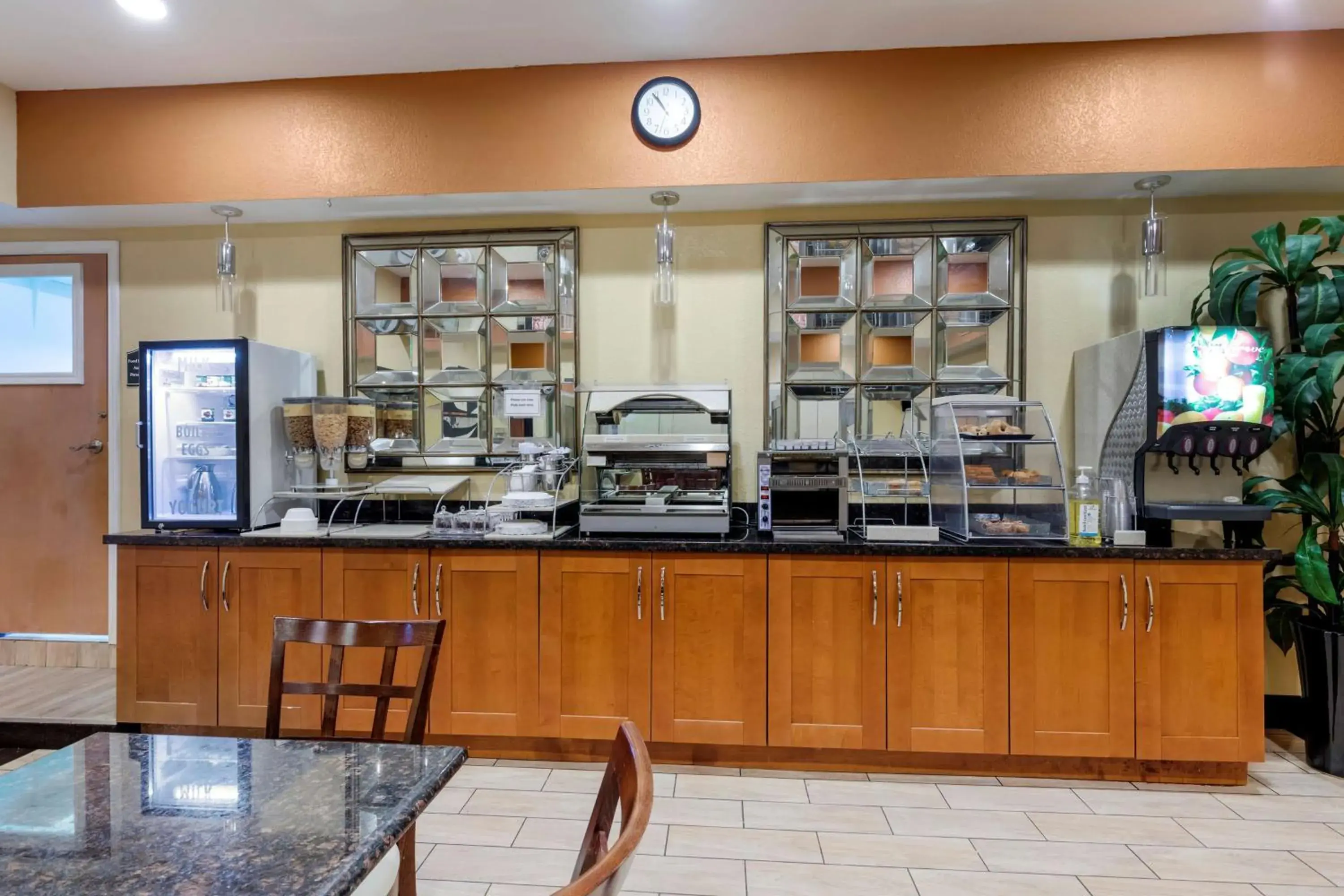 Breakfast in Best Western Plus Rockwall Inn & Suites Breakfast in Best Western Plus Rockwall Inn & Suites