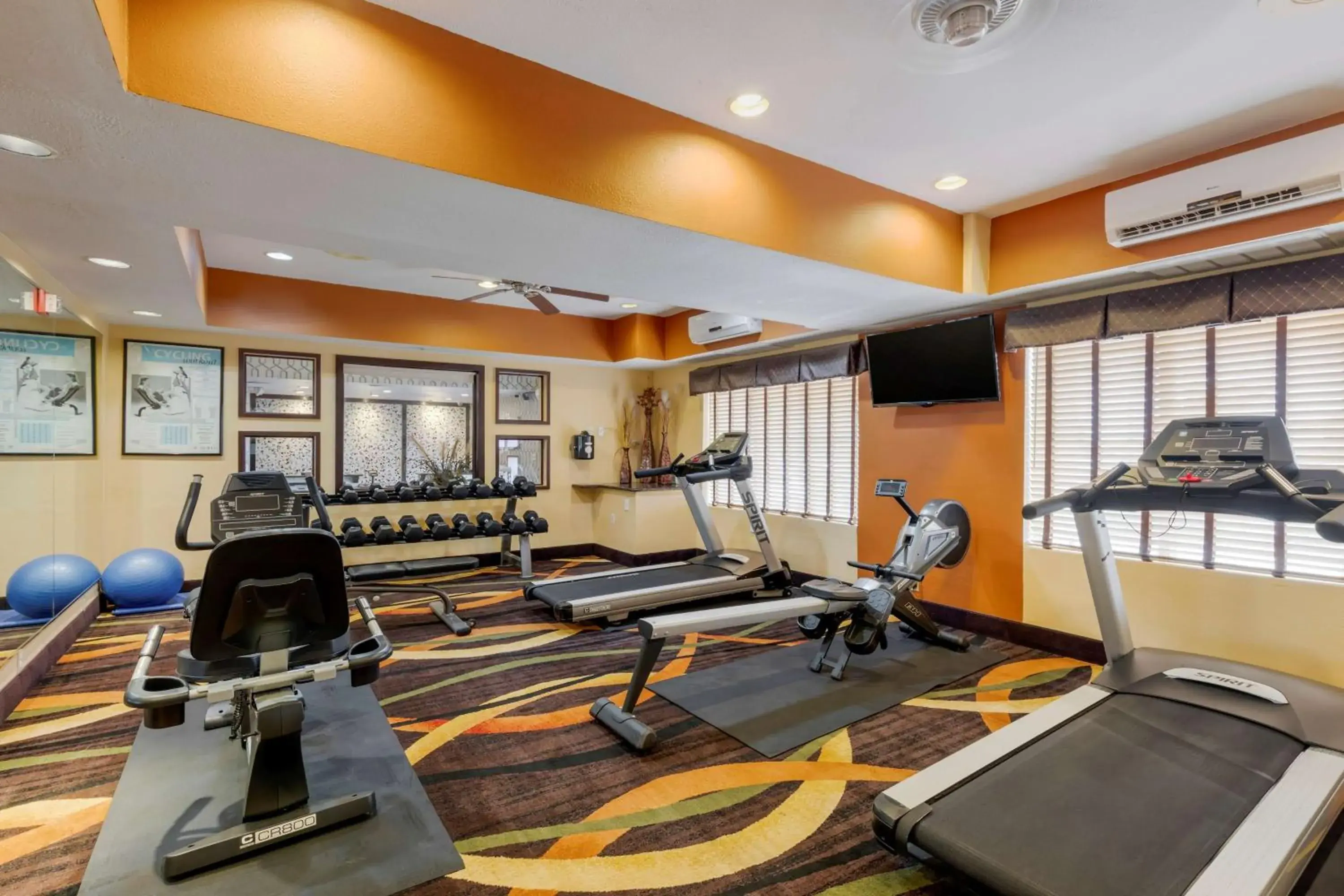 Spa and wellness centre/facilities in Best Western Plus Rockwall Inn & Suites Spa and wellness centre/facilities in Best Western Plus Rockwall Inn & Suites