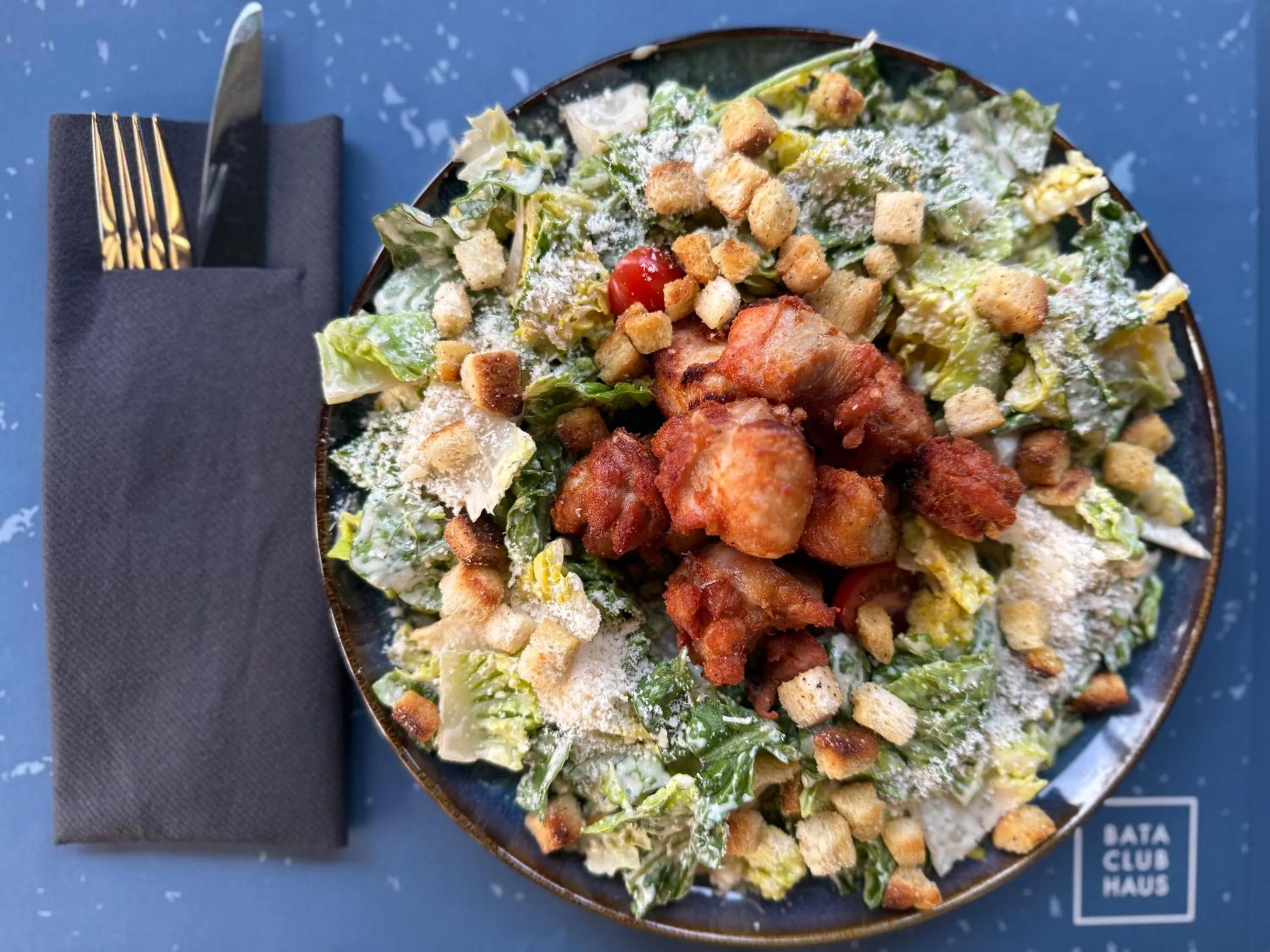 Restaurant/places to eat in Bata Club Haus