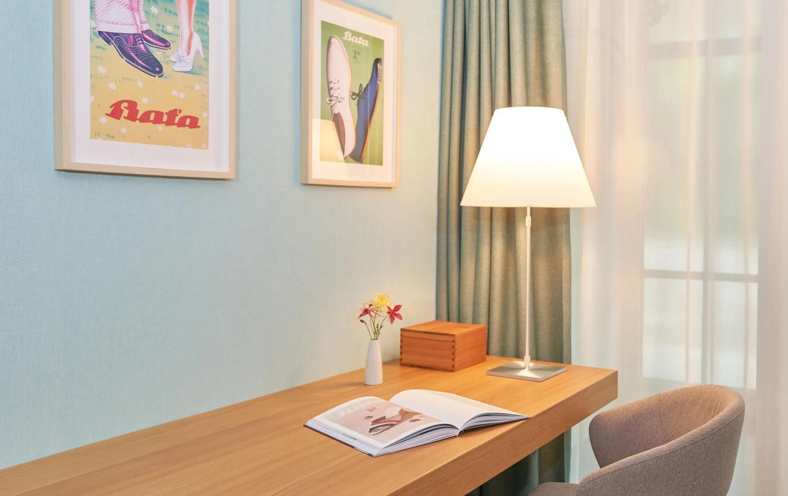 Staff in Bata Club Haus