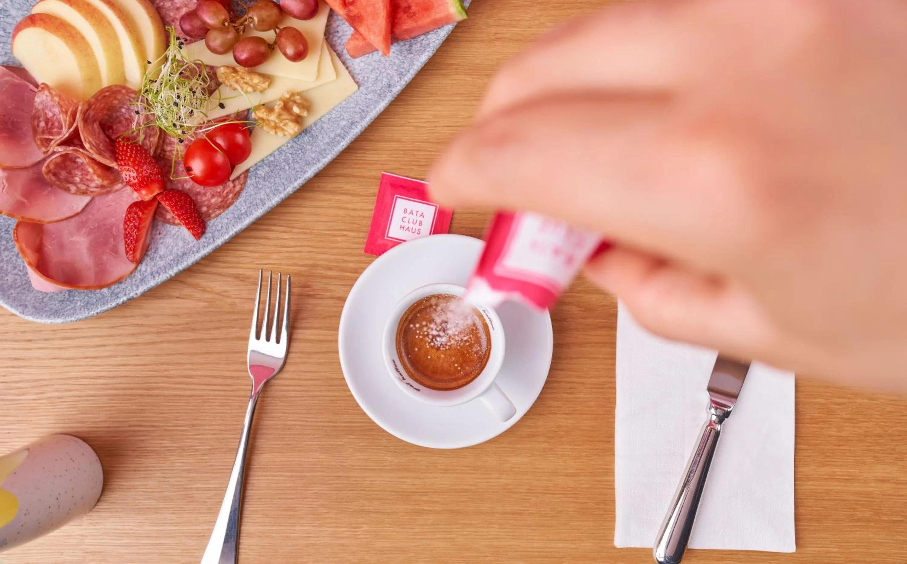 Restaurant/places to eat in Bata Club Haus