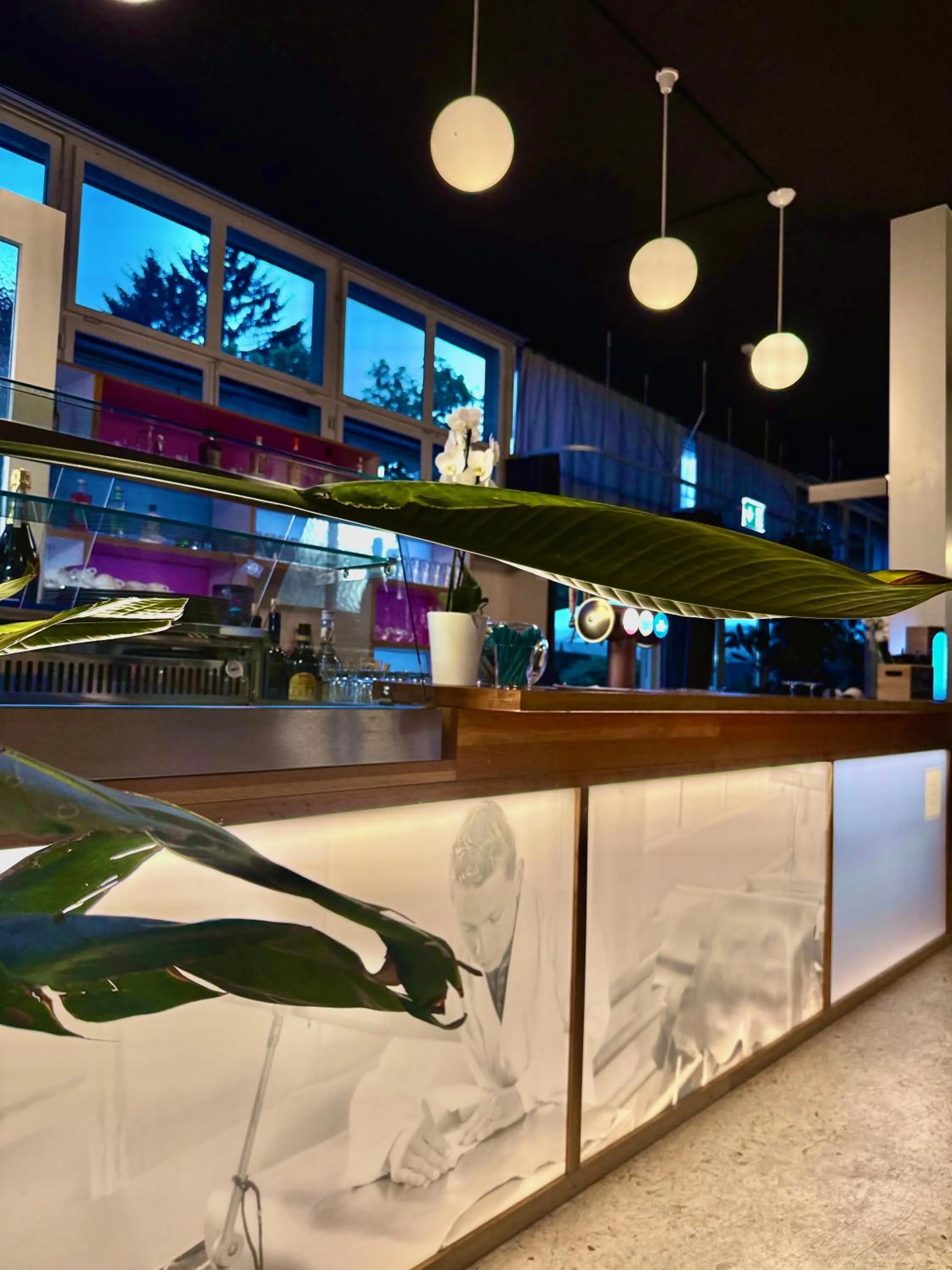 Restaurant/places to eat in Bata Club Haus