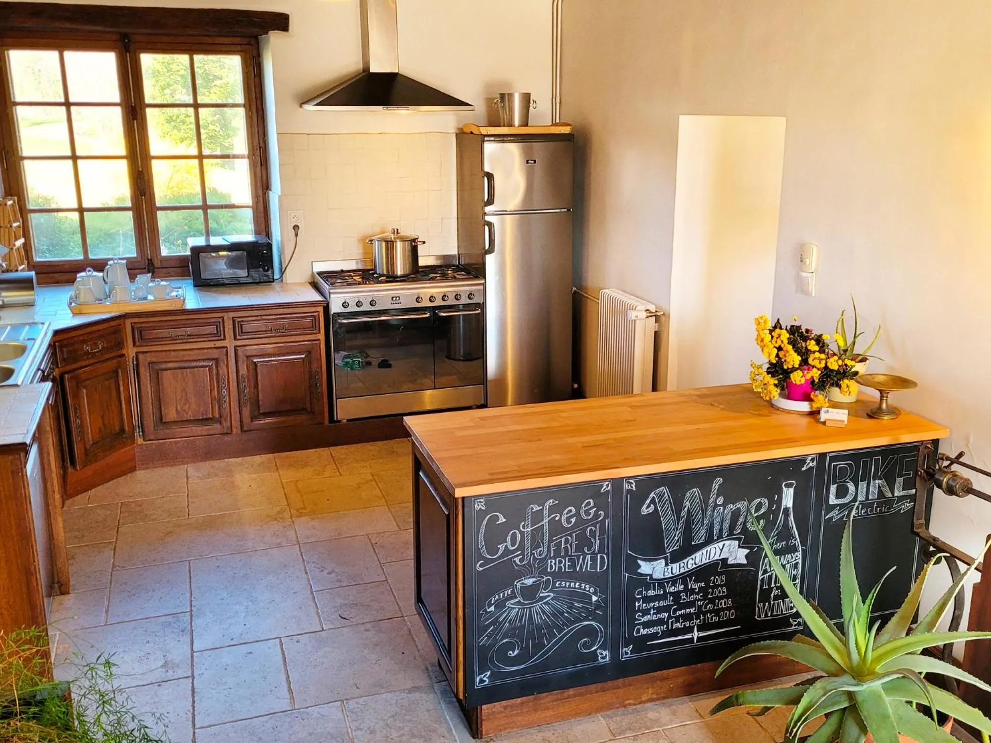 Kitchen or kitchenette in Jardin des Sens, la Rente d'Eguilly